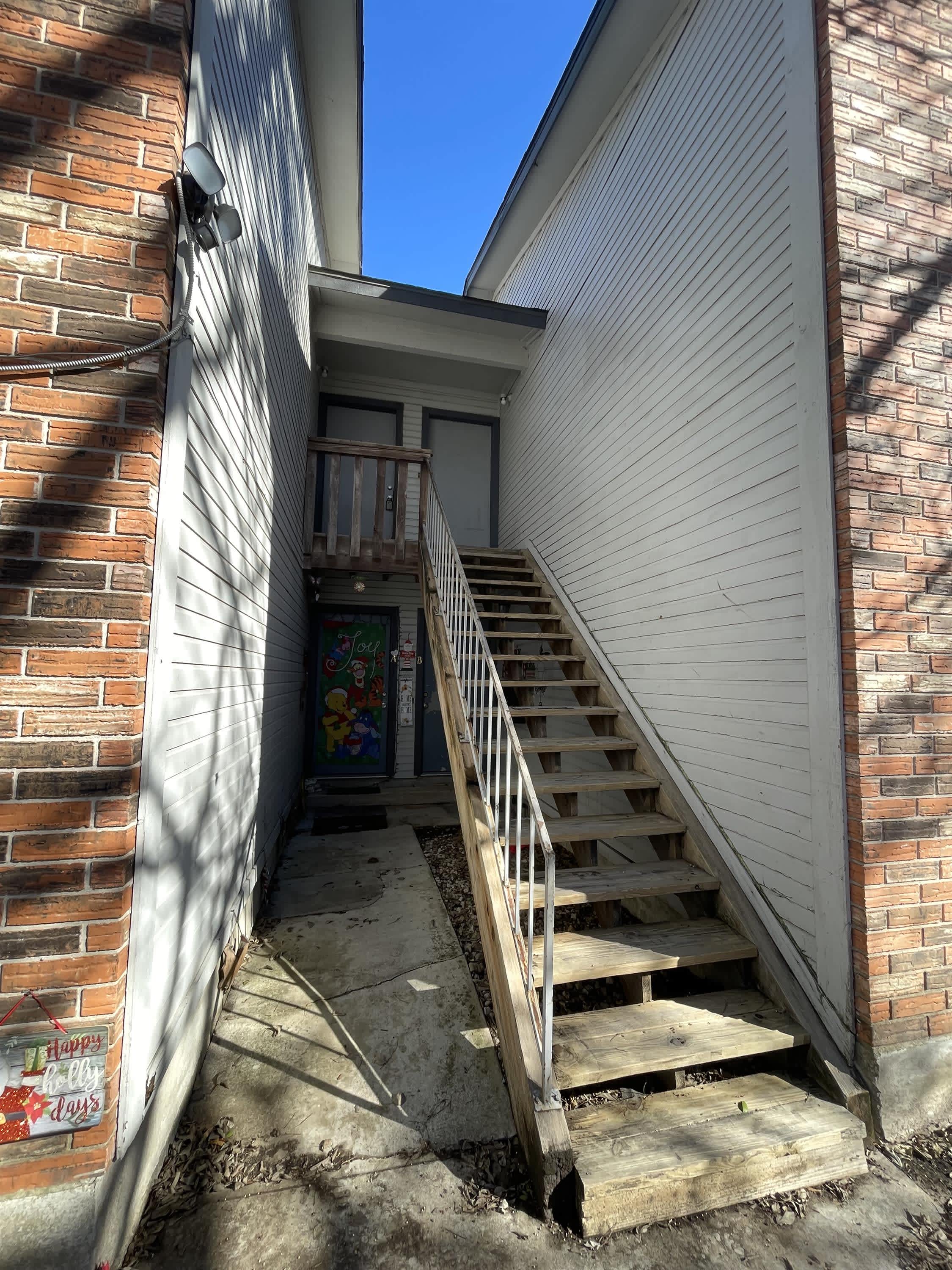 1101 Bois D'Arc Street – photo 1 of 9