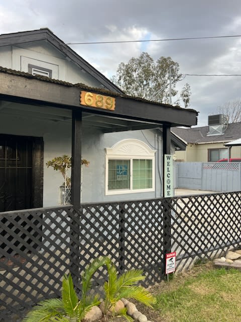 689 South 11 1 2 Avenue – photo 1 of 54