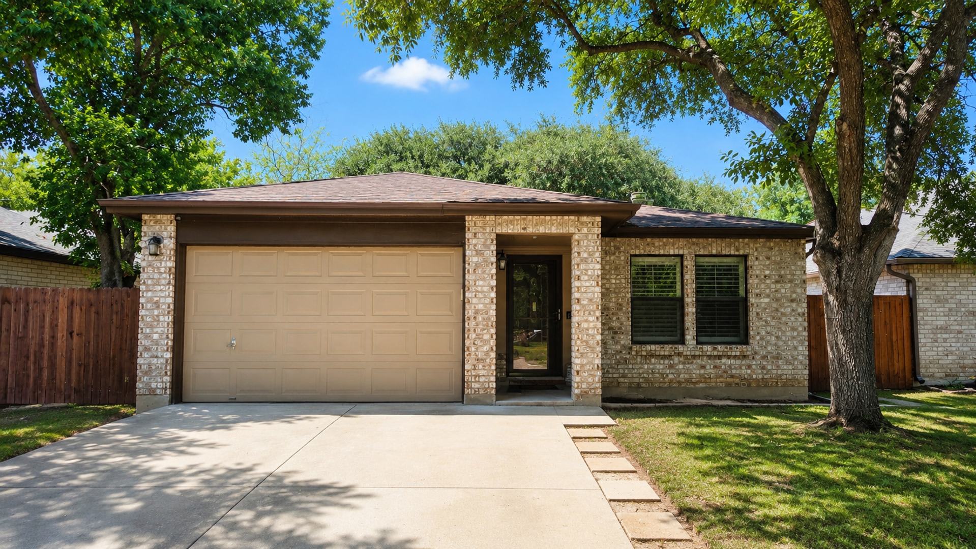Hunters Chase 3 Bedroom Near UTSA, Medical Center, La Cantera and Much, Much More! – photo 1