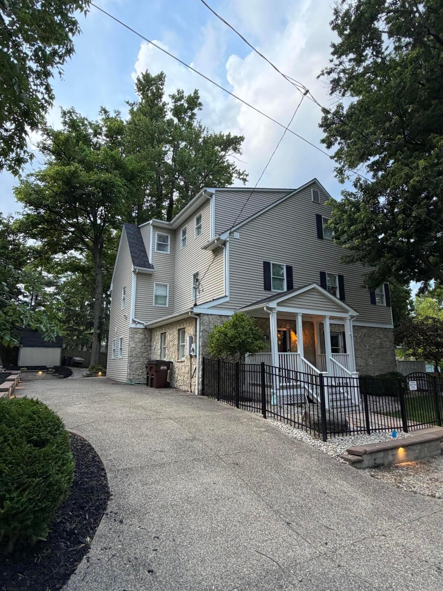 132 E Muskingum Drive – photo 1 of 34
