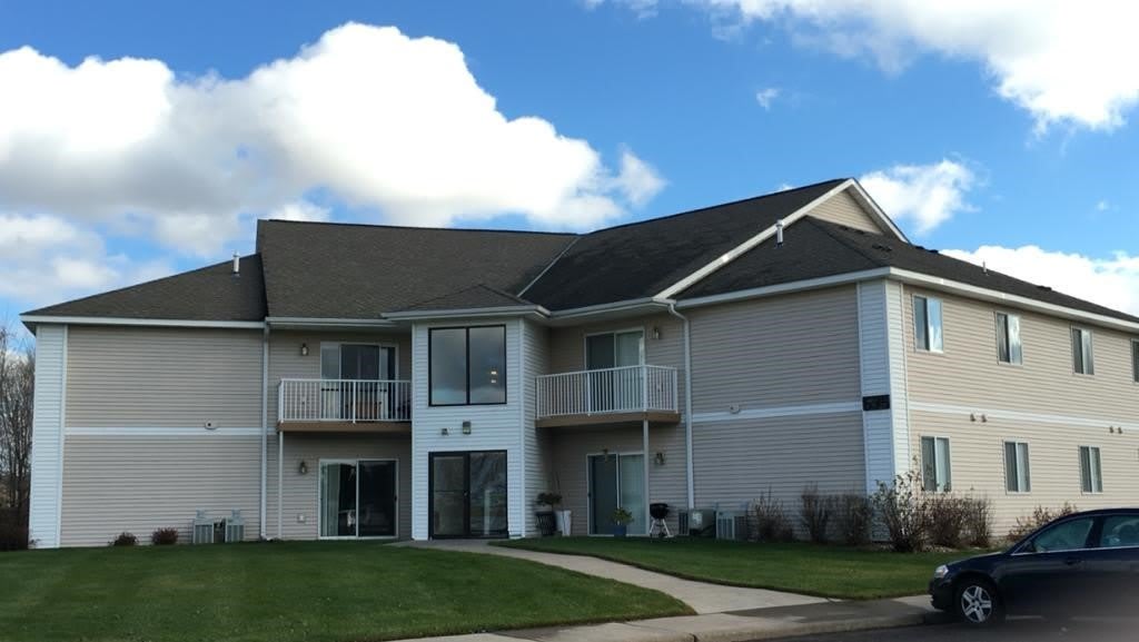 635 Northern Meadows Parkway – photo 1 of 9