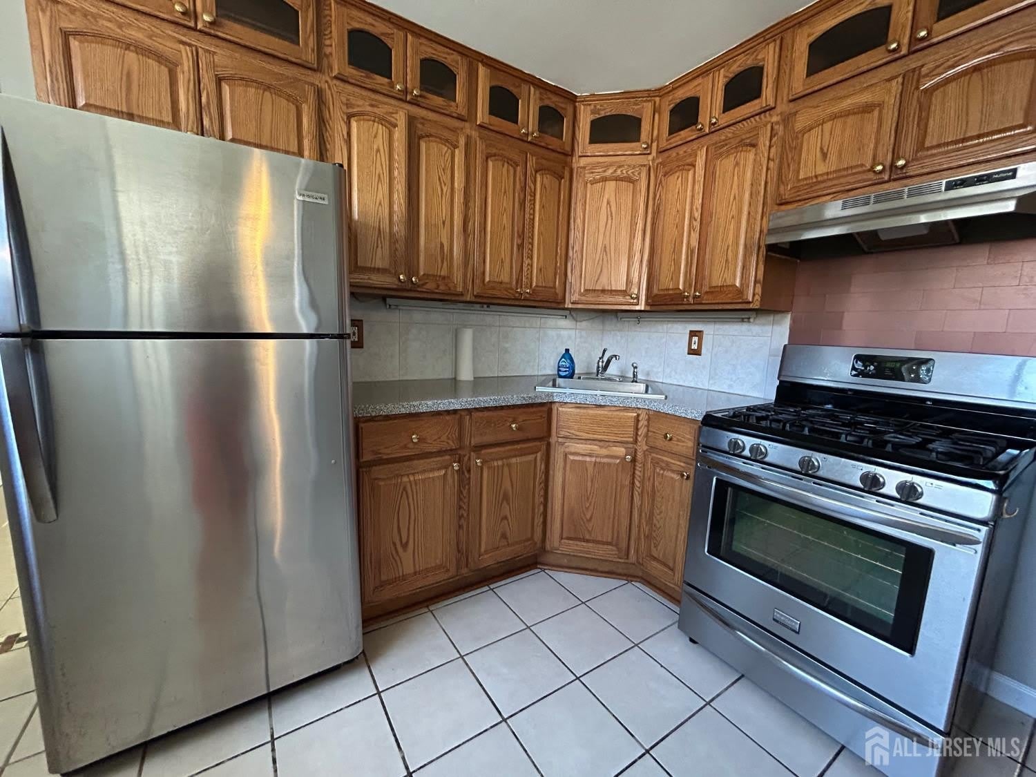 205 College Drive – photo 1