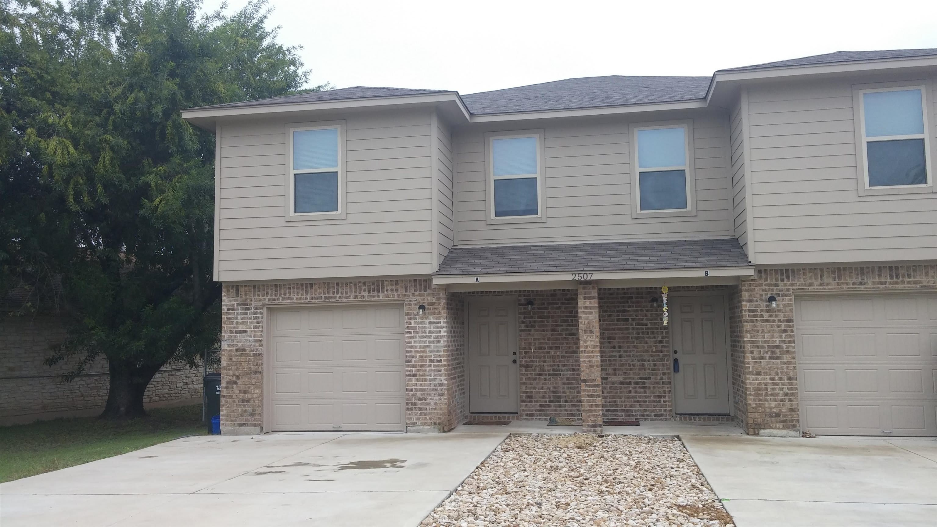 2507 Oak Ln – photo 1