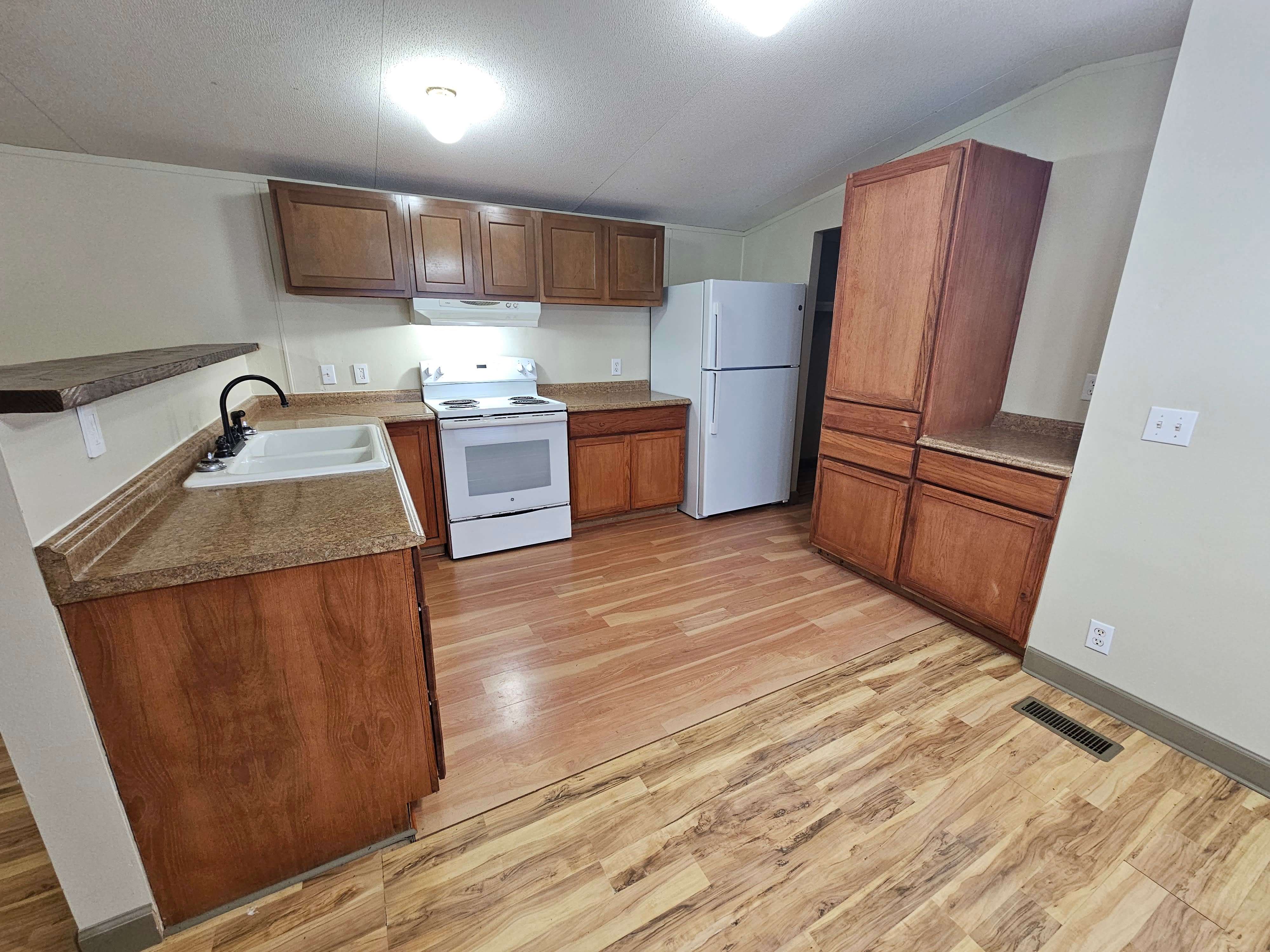 2840 U S Hwy 190 E Unit A – photo 1 of 37