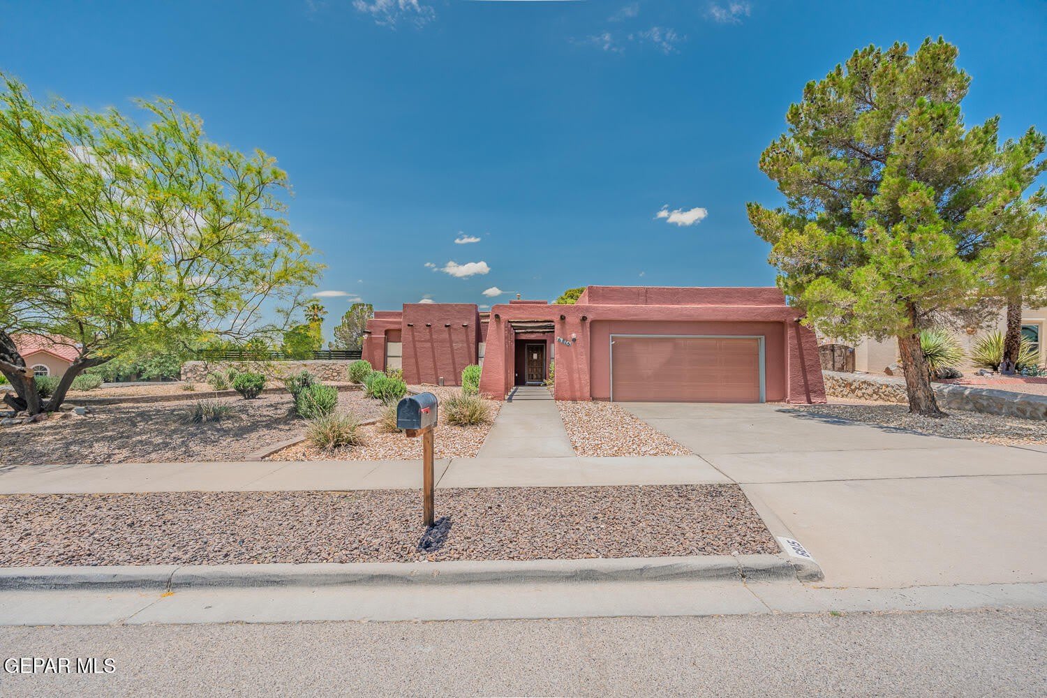6815 VILLA HERMOSA Drive – photo 1
