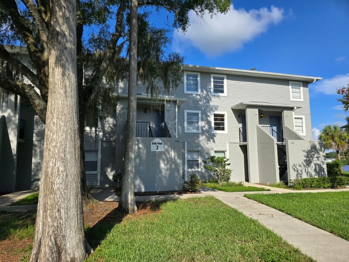 7186 East Bank Drive – photo 1