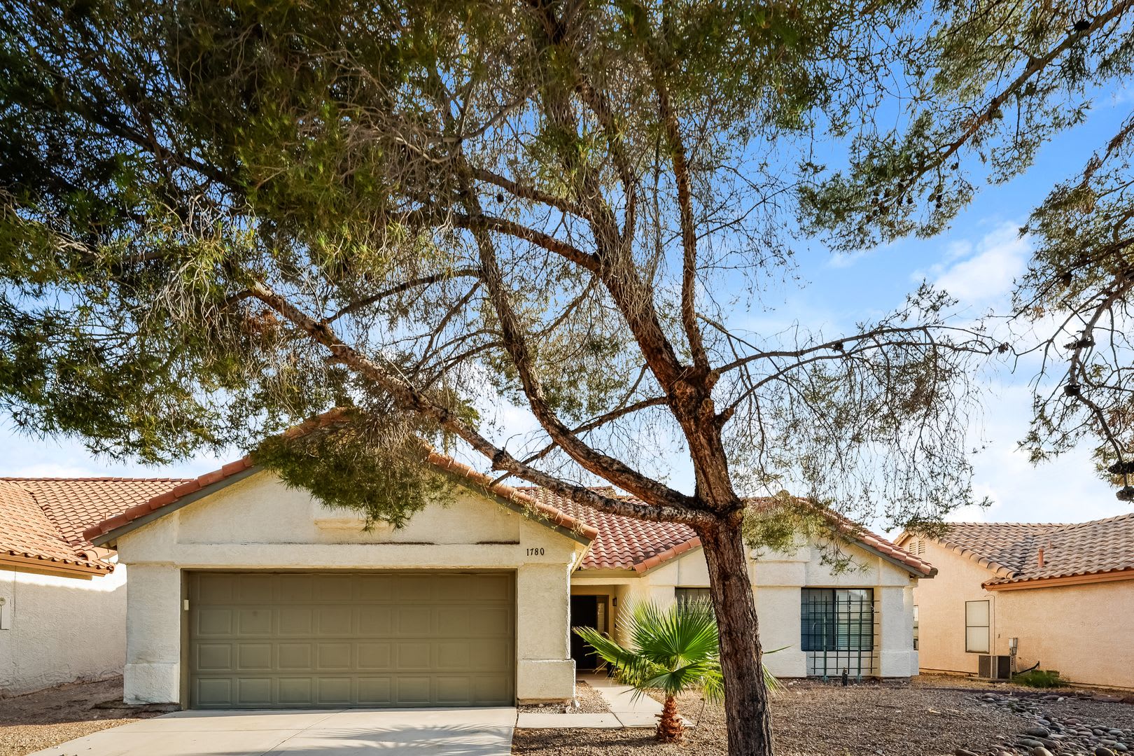 One Story 3 Bed / 2 Bath Single Family Home with Fenced Yard in Las Vegas – photo 1