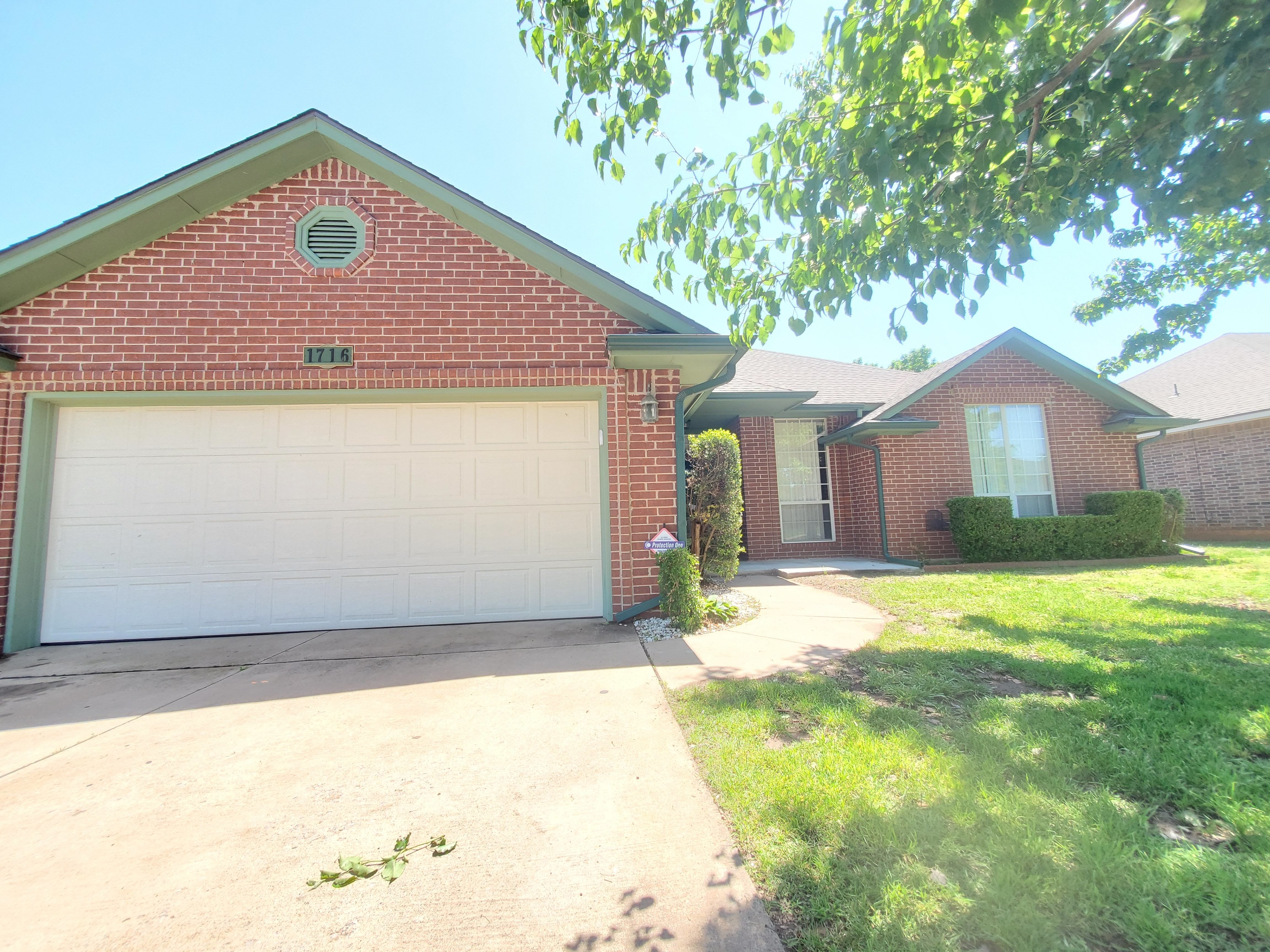 1716 Nw 174Th St – photo 1
