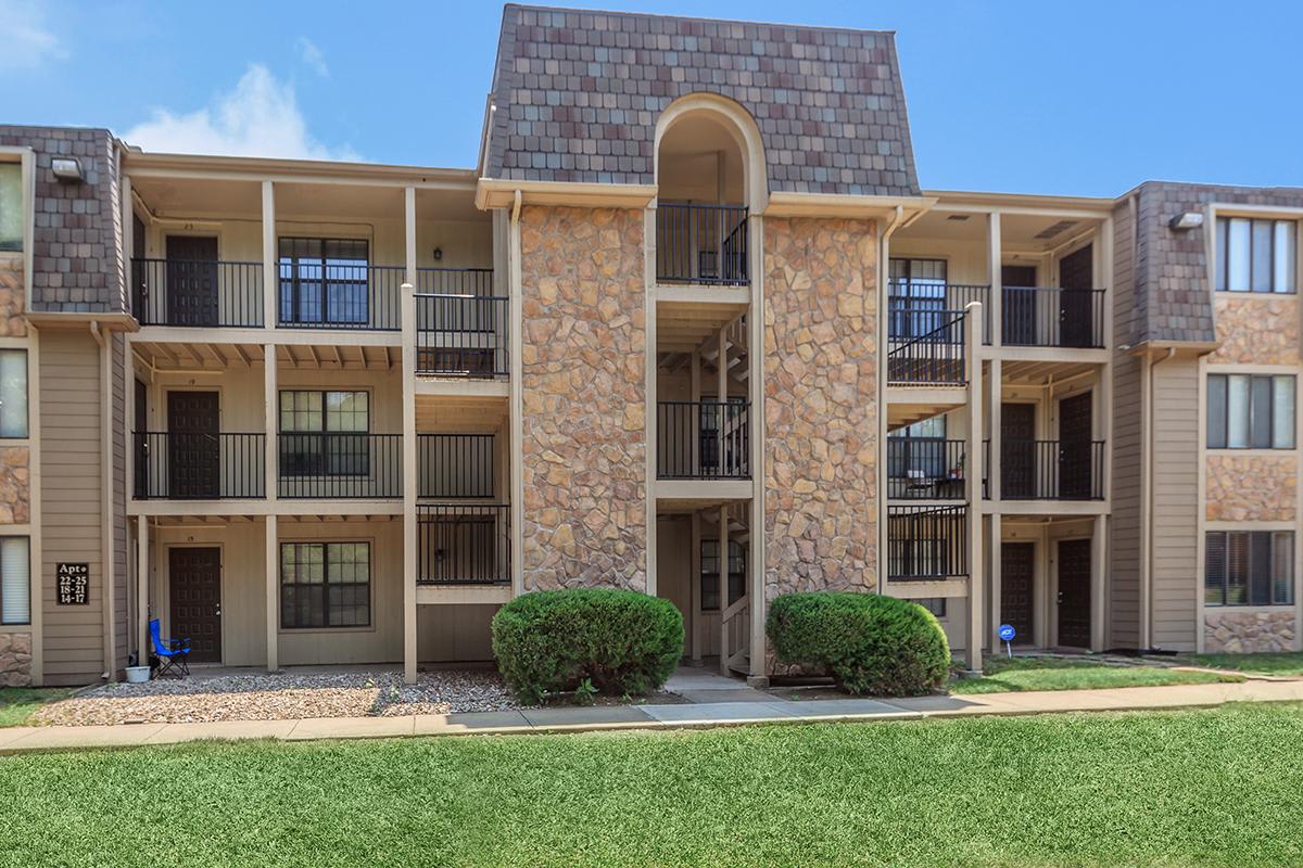 Bristol Pointe Apartments – photo 1 of 19