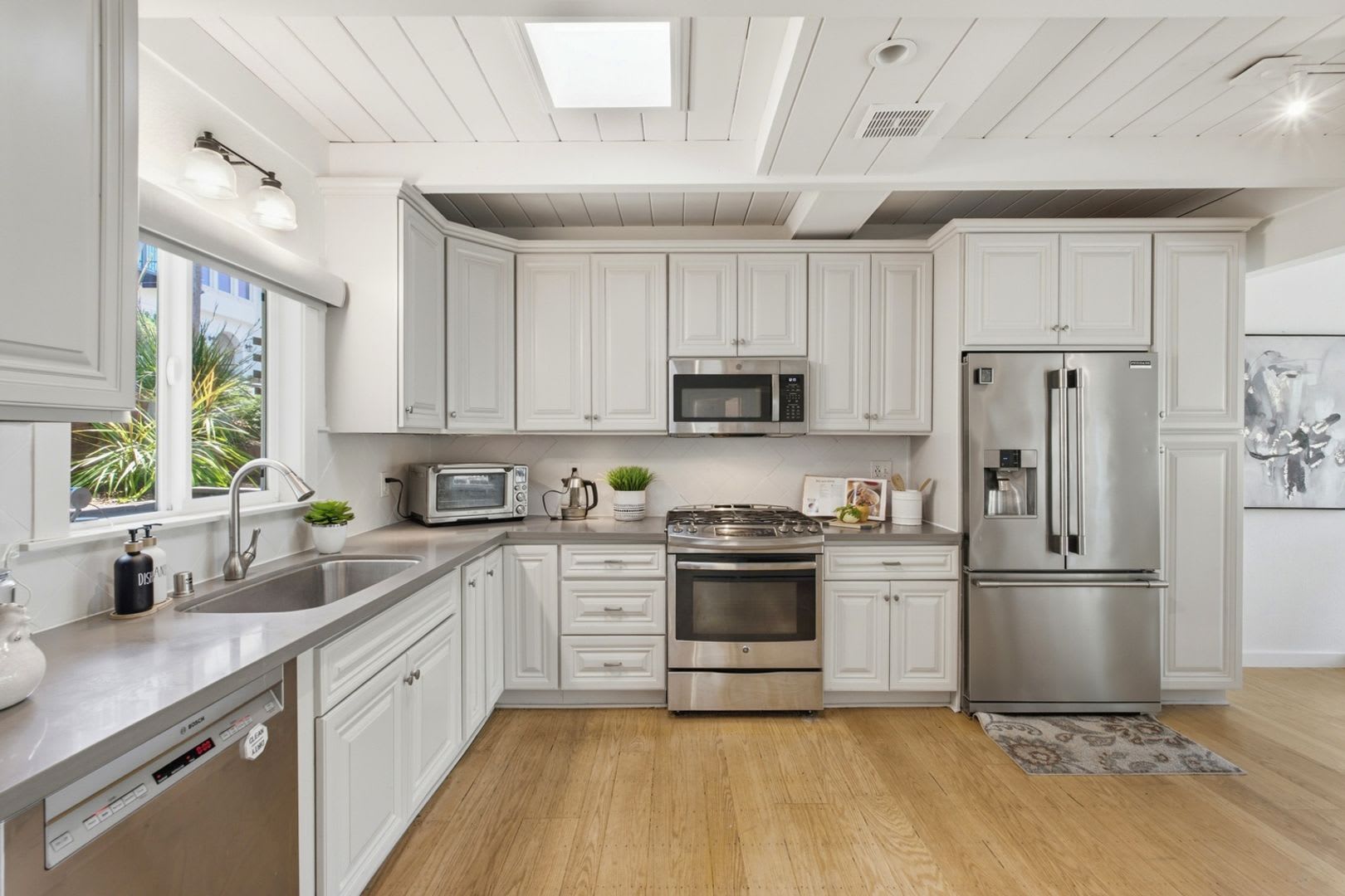 Charming 4BR House in Oakland – photo 1