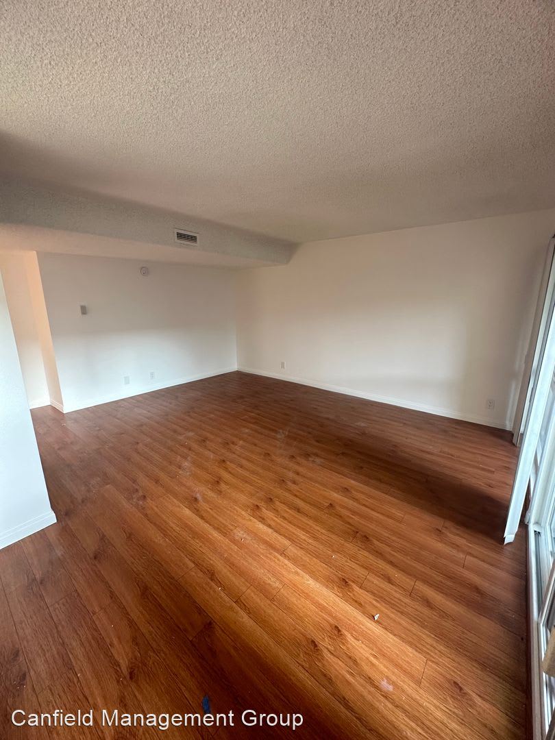 511 N Kenmore Avenue – photo 1