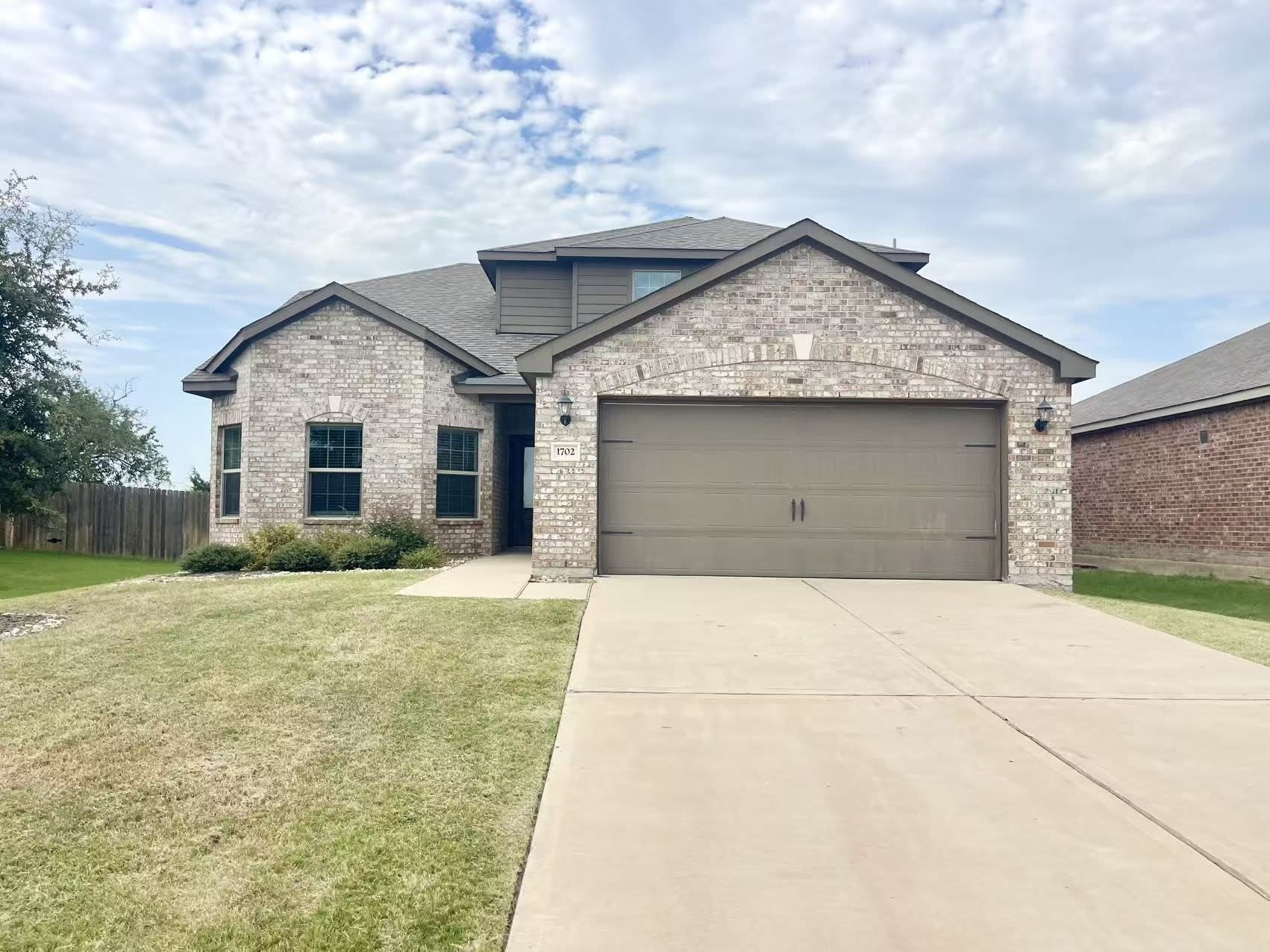 1702 Sandalwood Way – photo 1