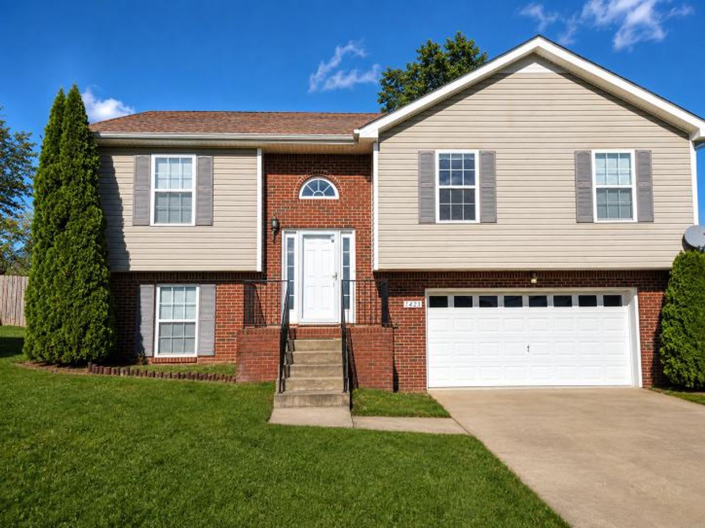 $2150.00 4 Beds 3 Baths and Bonus Room – photo 1