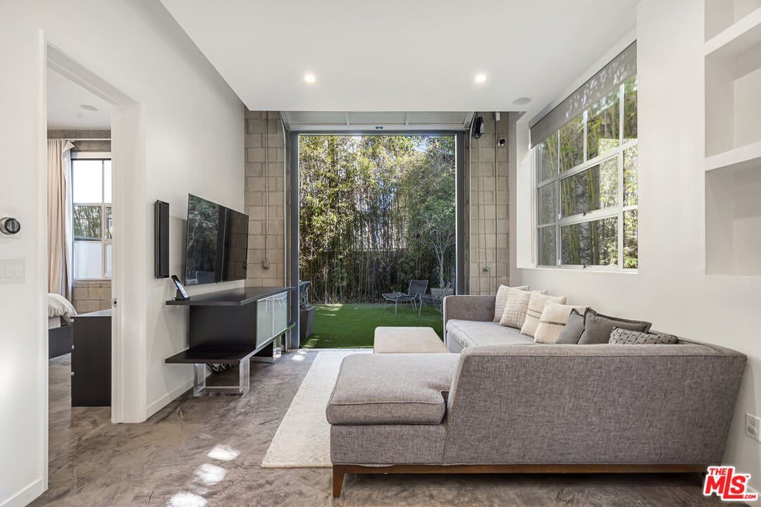 710 N Orlando Ave – photo 1