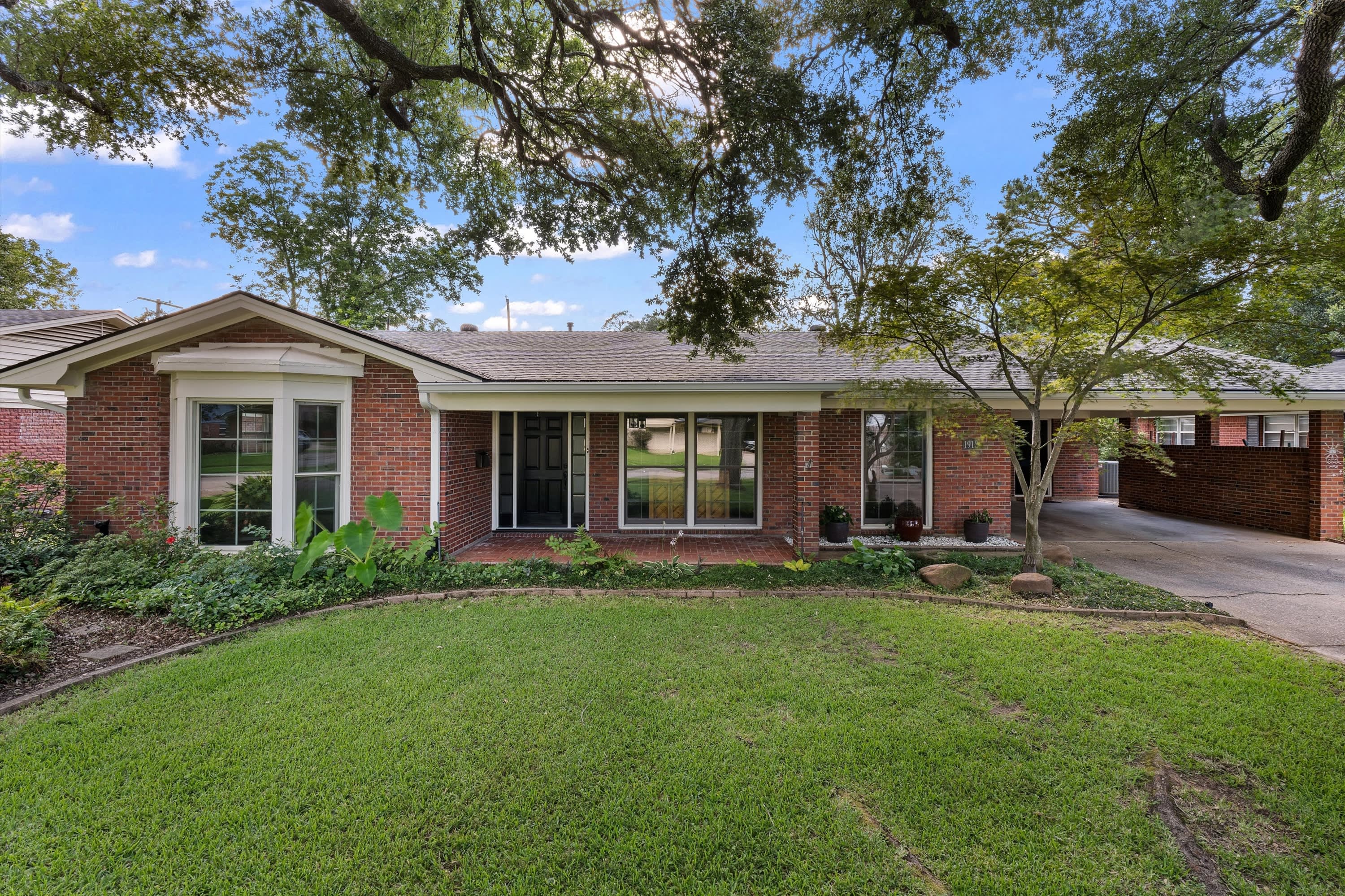1918 Horton Avenue – photo 1