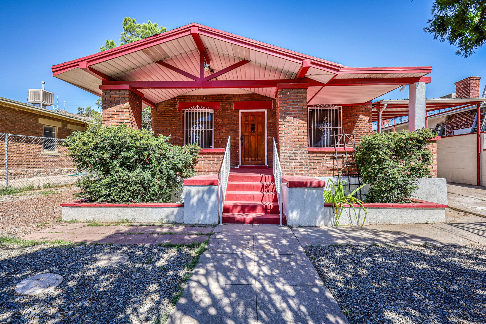 Beautiful Completely Remodeled 2 Bedrooms 1 Bathroom Plus A Versatile Office Study Or Small Third Bedroom Central Area – photo 1