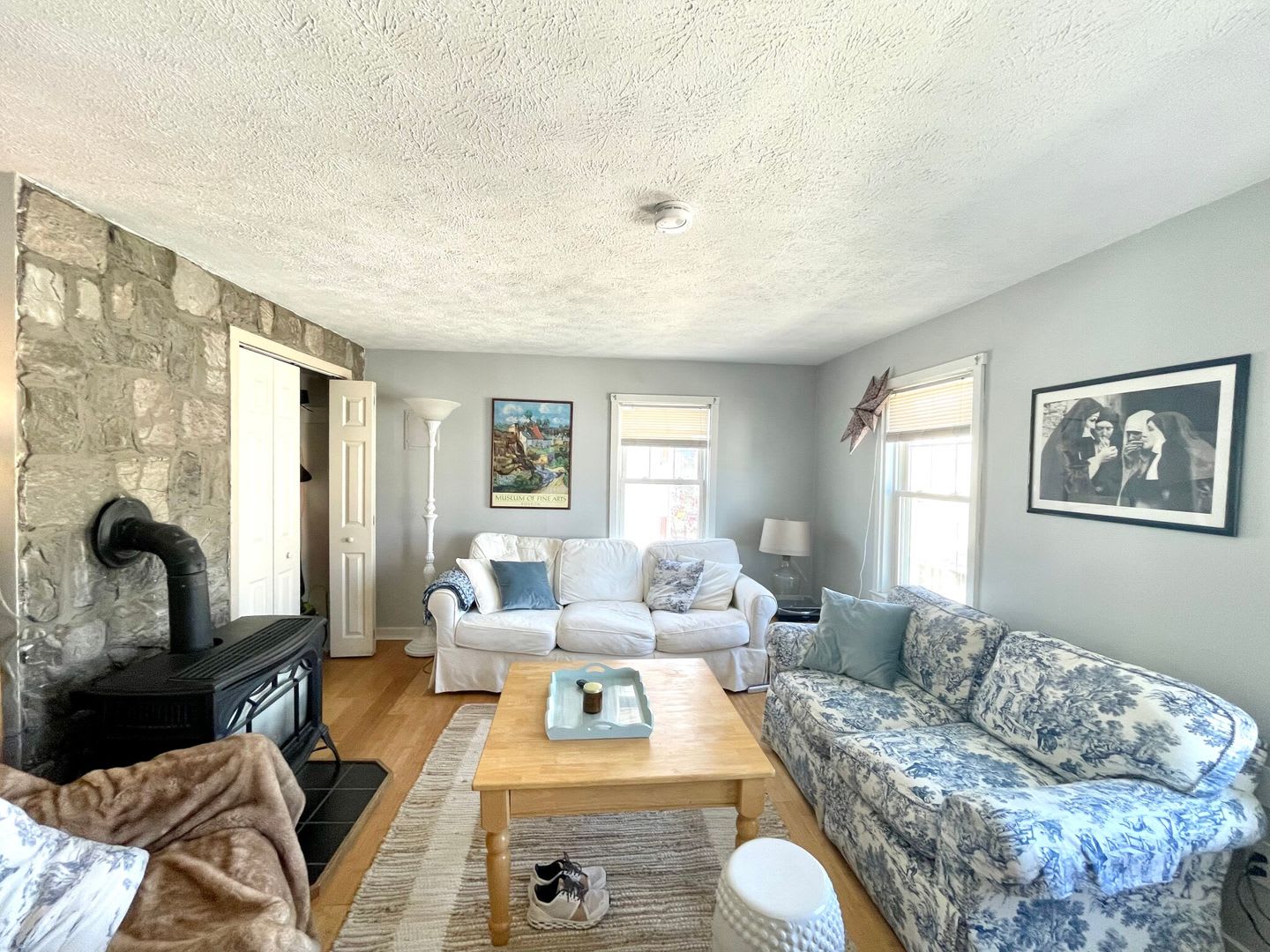 Large, updated 2 bed in a prime location in South Boston – photo 1