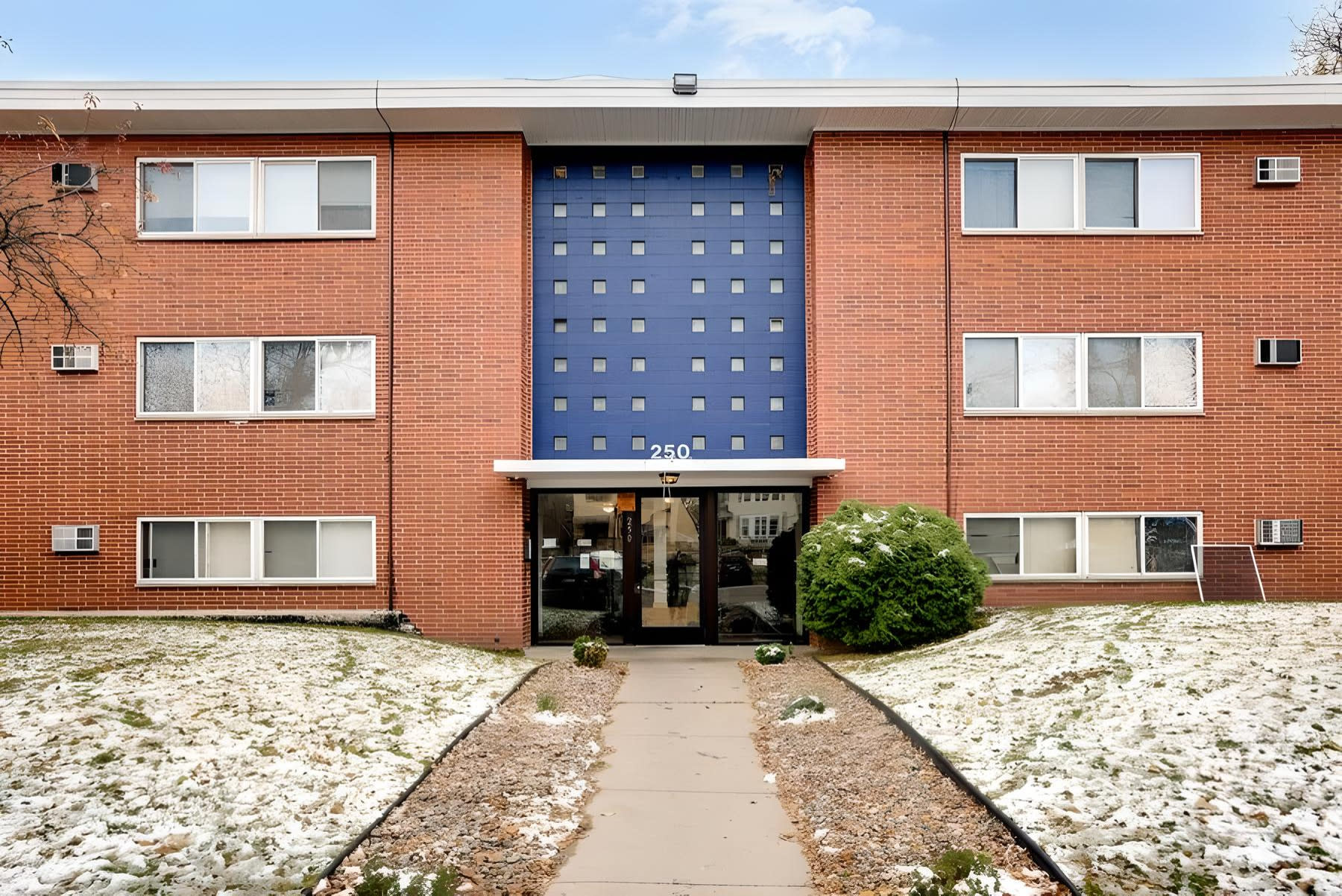 240 West Fuller Avenue – photo 1