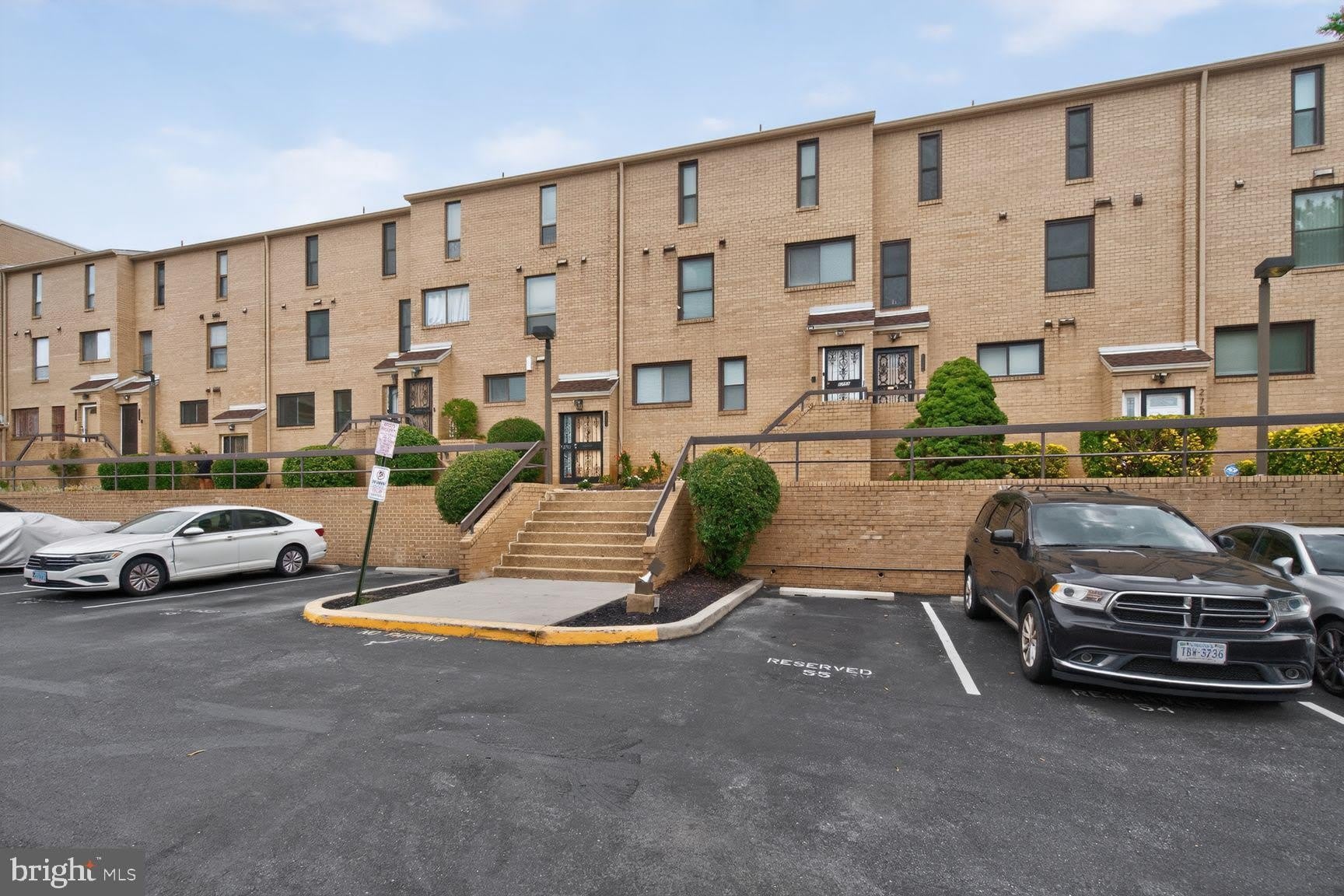 2747 31ST Place NE – photo 1