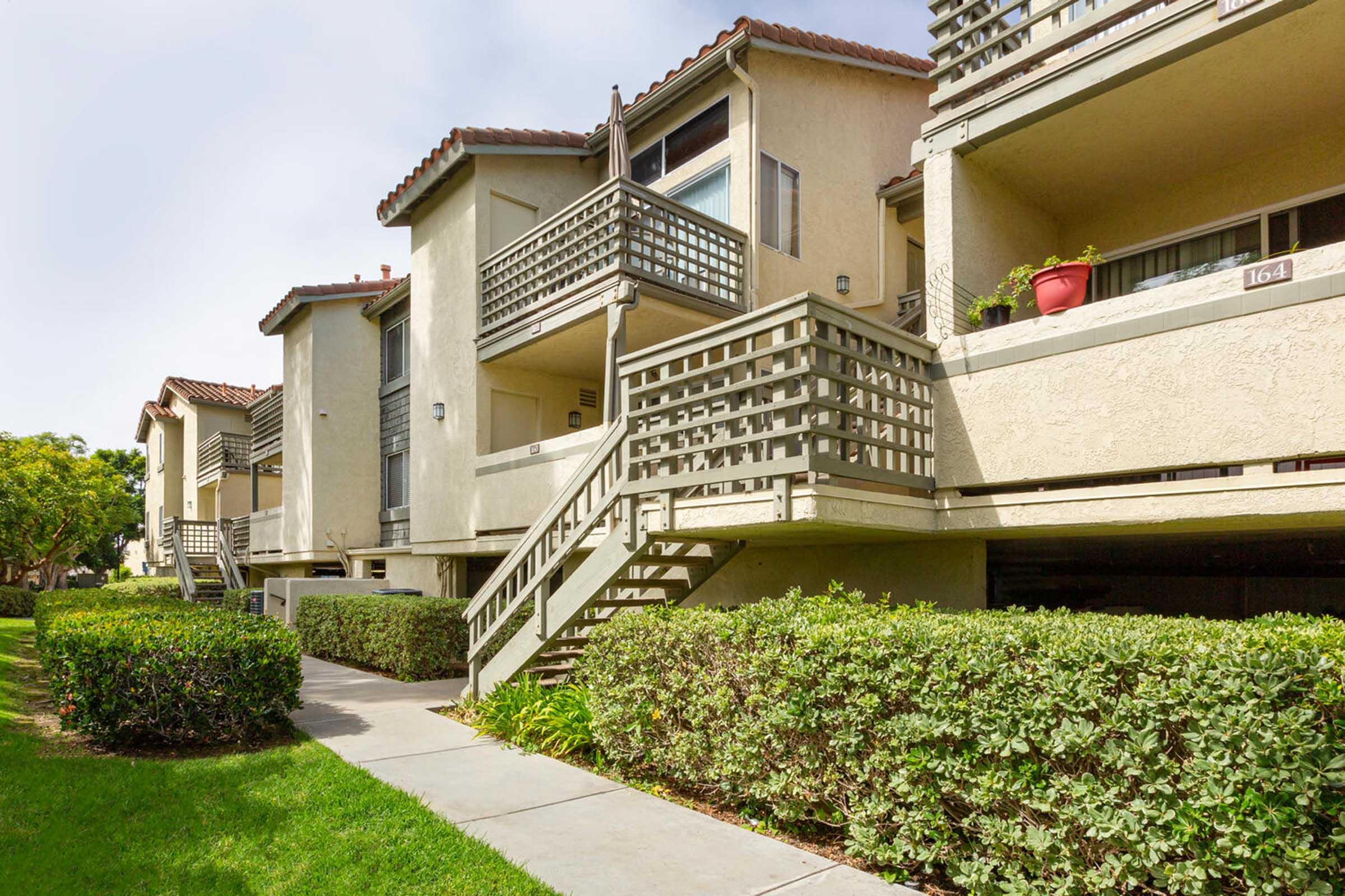 Elan Overlook Laguna Apartments – photo 1 of 34