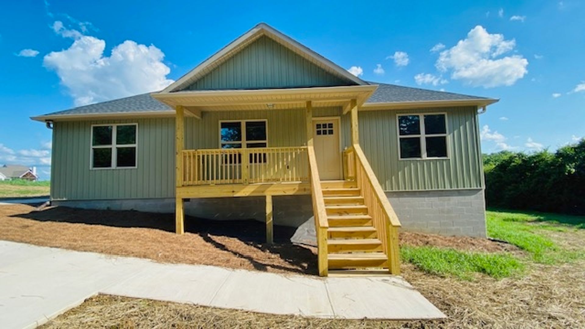 Charming 3 Bedroom 2 Bath Home – photo 1 of 24