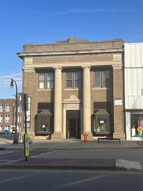 252 S Central Avenue – photo 1 of 12