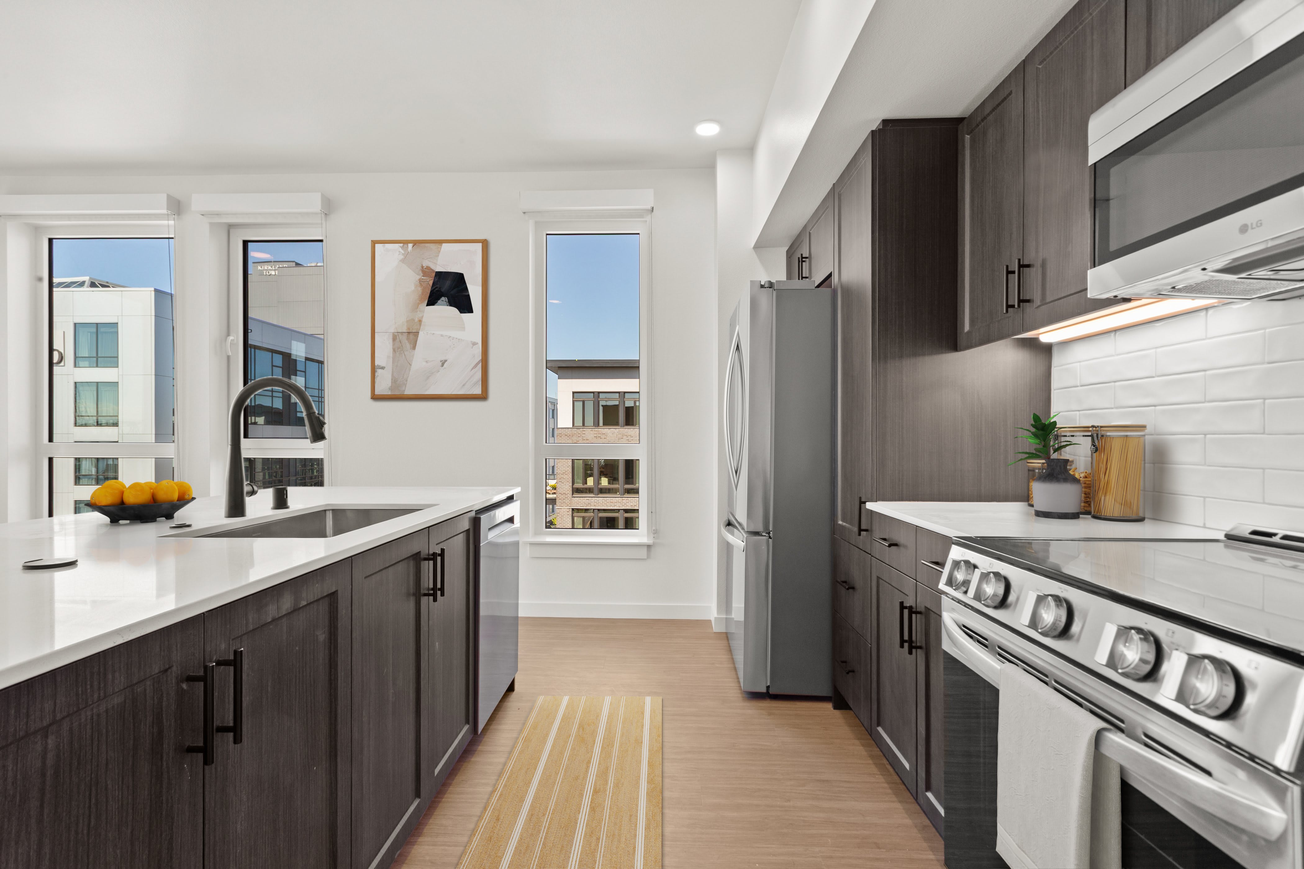 440 West – photo 1