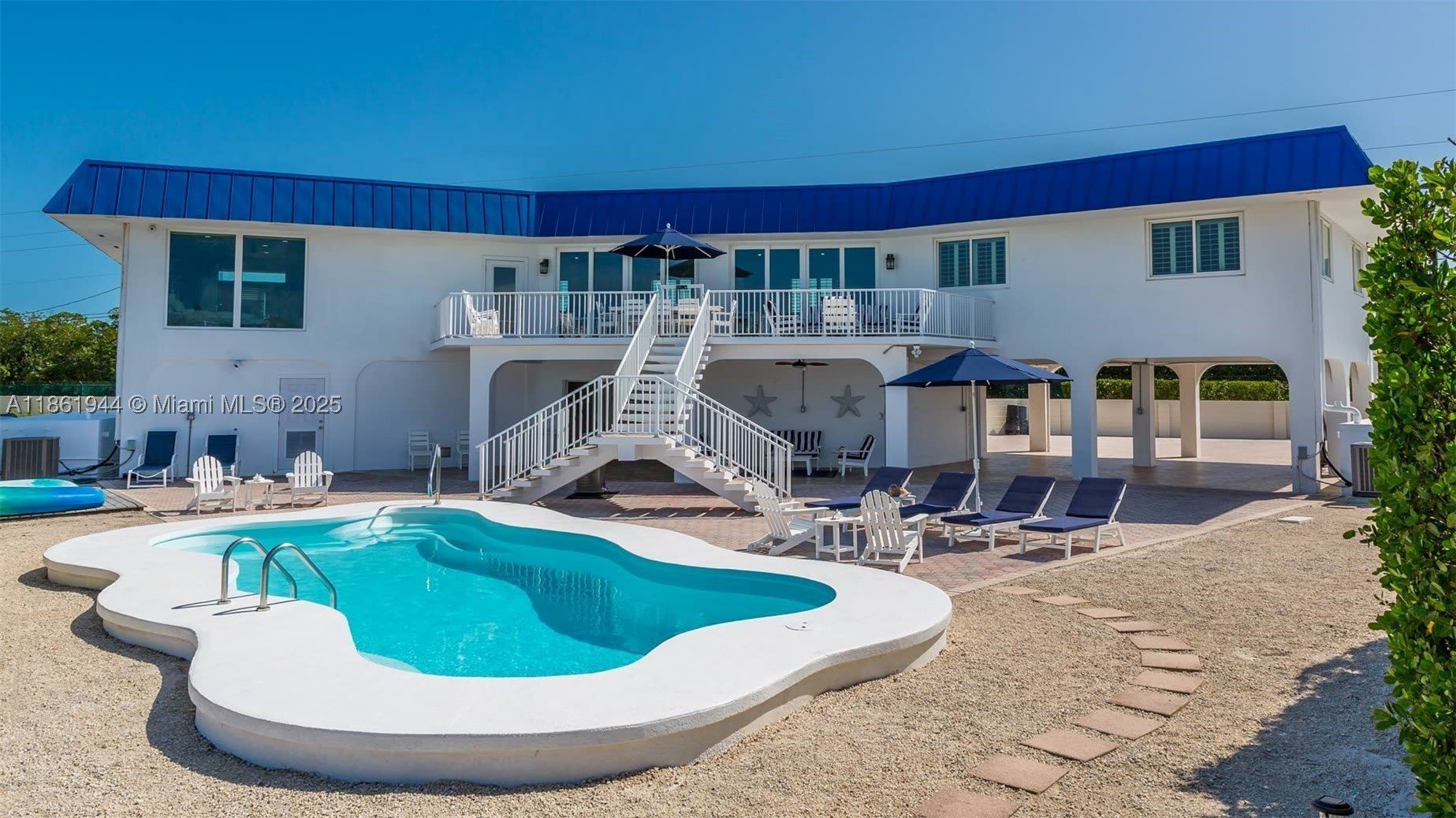 7760 Aviation BLvd. – photo 1 of 45