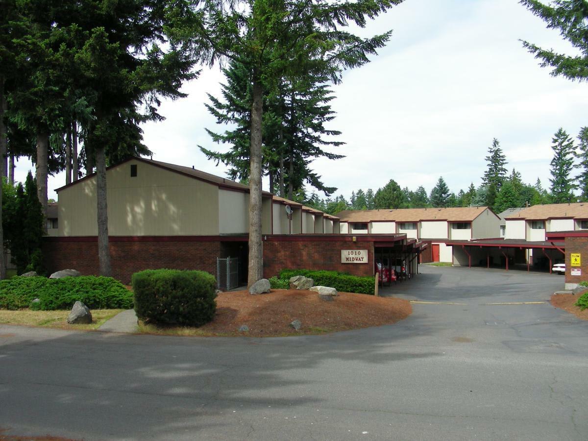 1010 Midway Drive Northeast – photo 1
