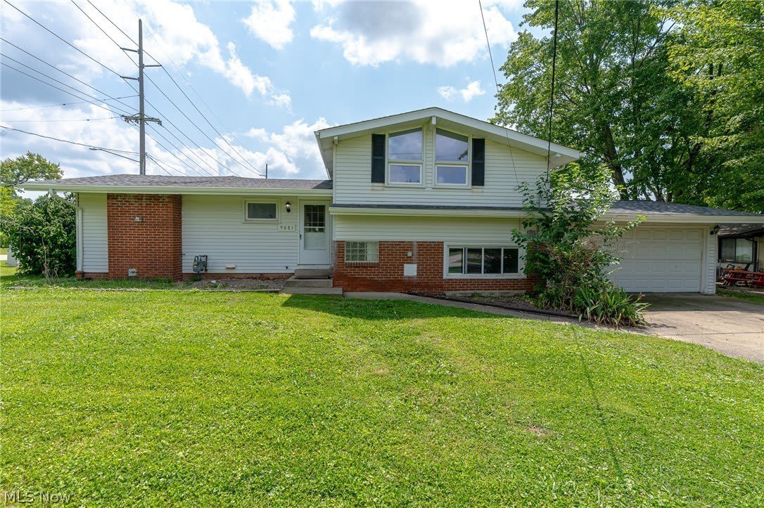 9081 Royalton Road – photo 1