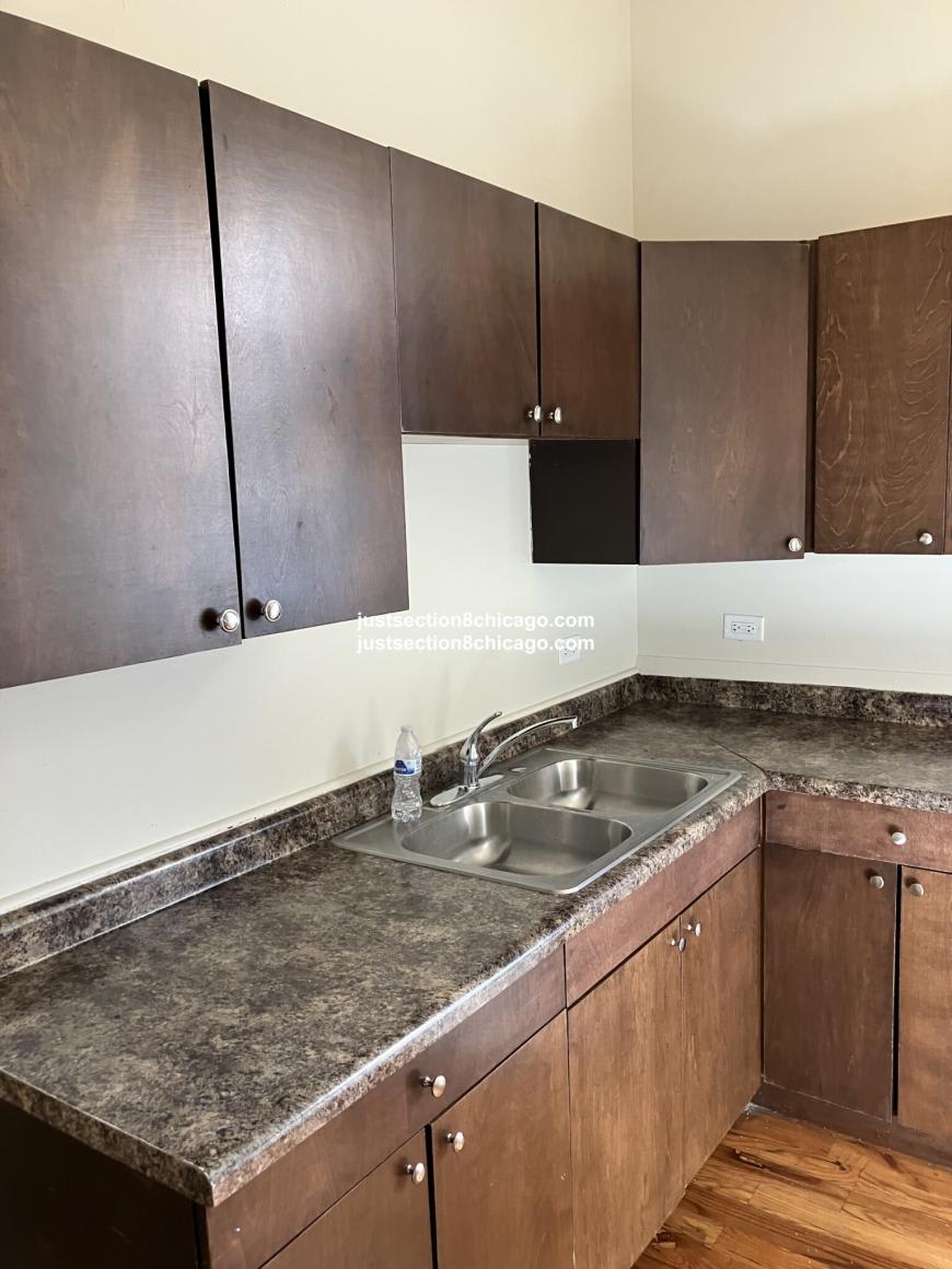 1526 S KEDZIE – photo 1