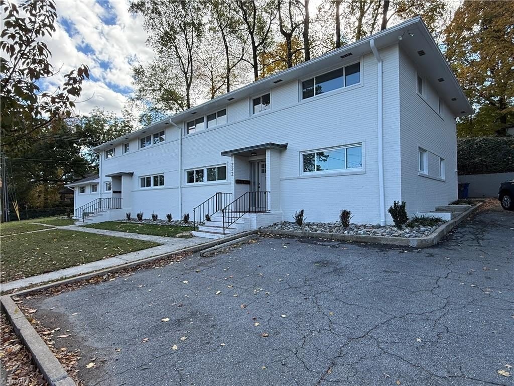 222 N Hawthorne Road – photo 1