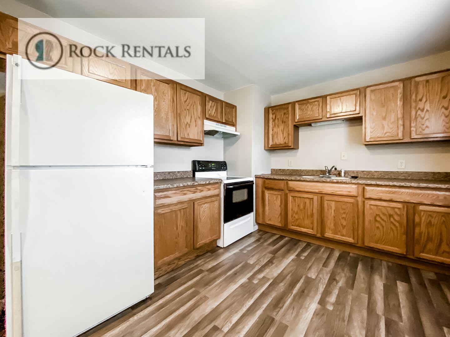 3 Bed 1 Bath with Garage – photo 1