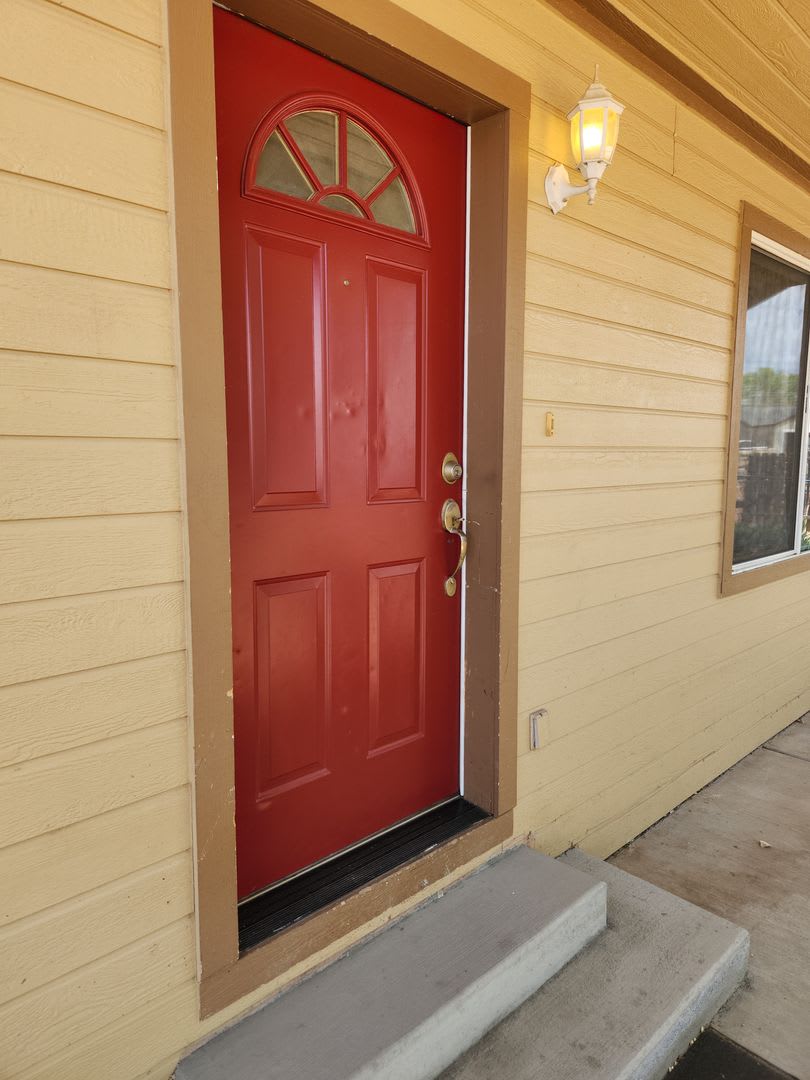 Beautiful 3 bed/3 bath home with huge bonus room – photo 1 of 26