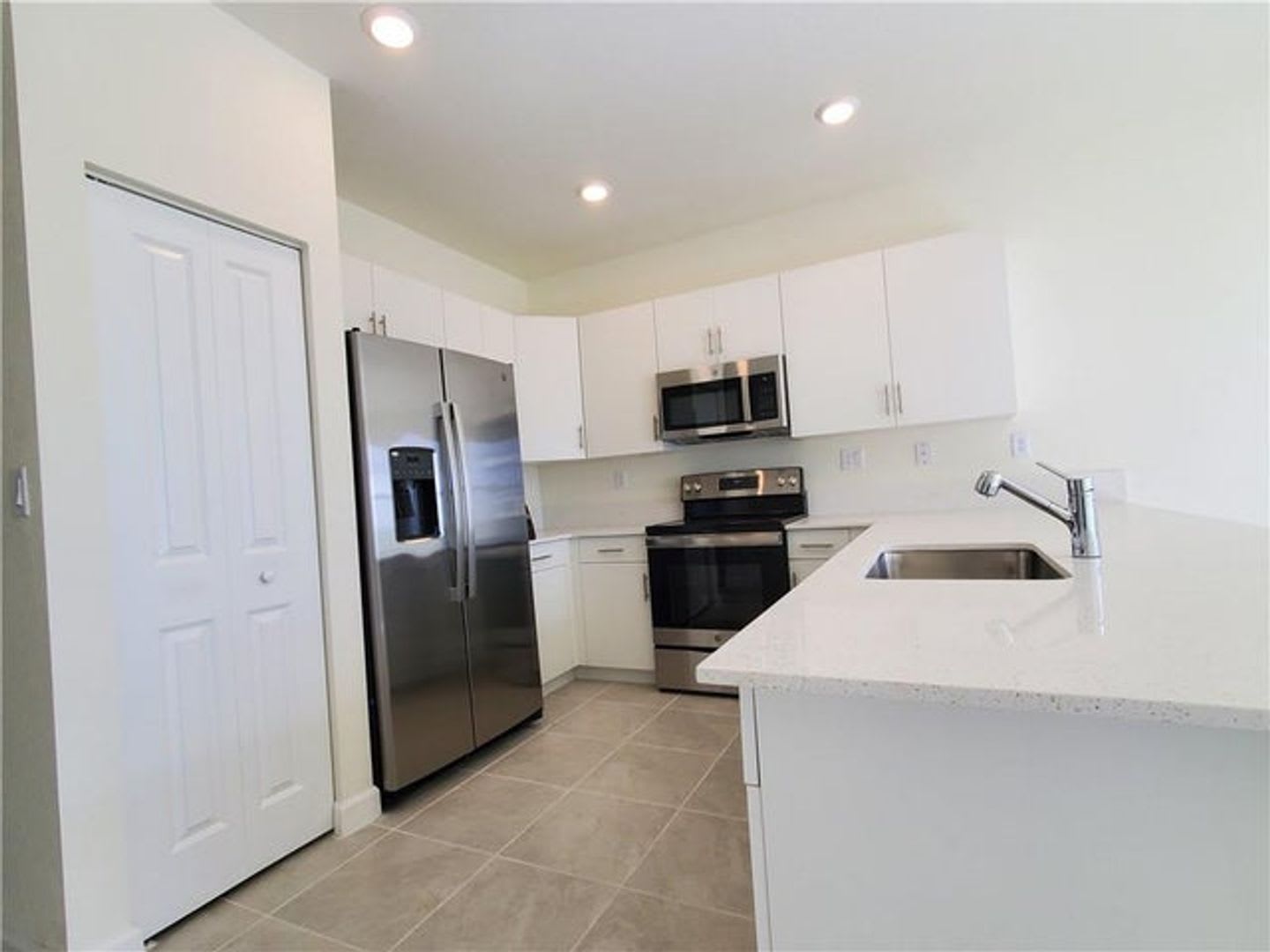 3216 W 114Th Terrace Hialeah Fl 33018 2215 – photo 1