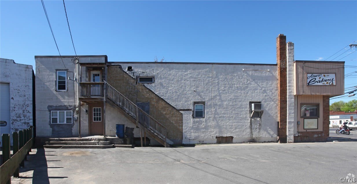 671 S Main Street – photo 1 of 11