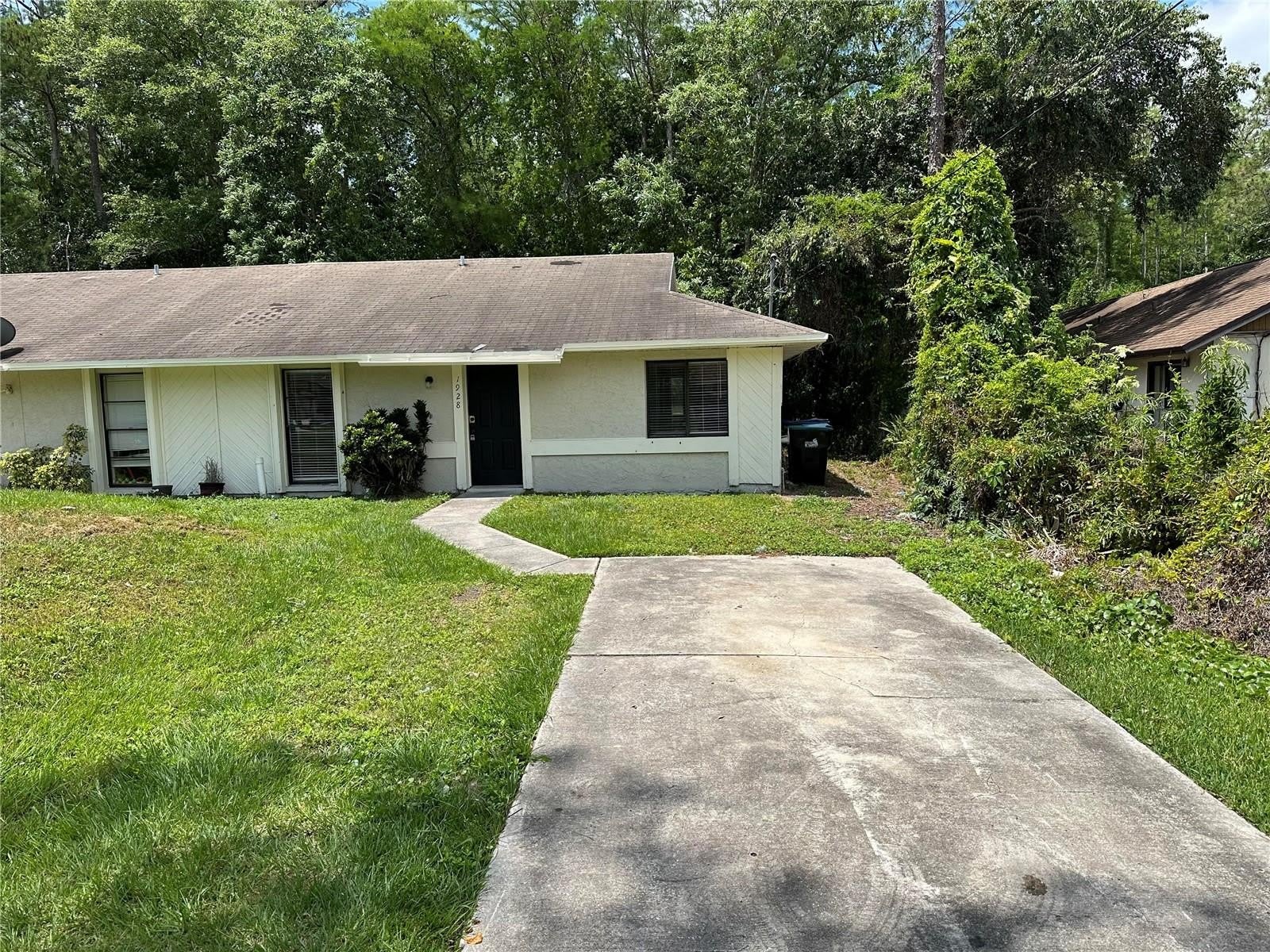 1928 BONNEVILLE Drive – photo 1 of 9