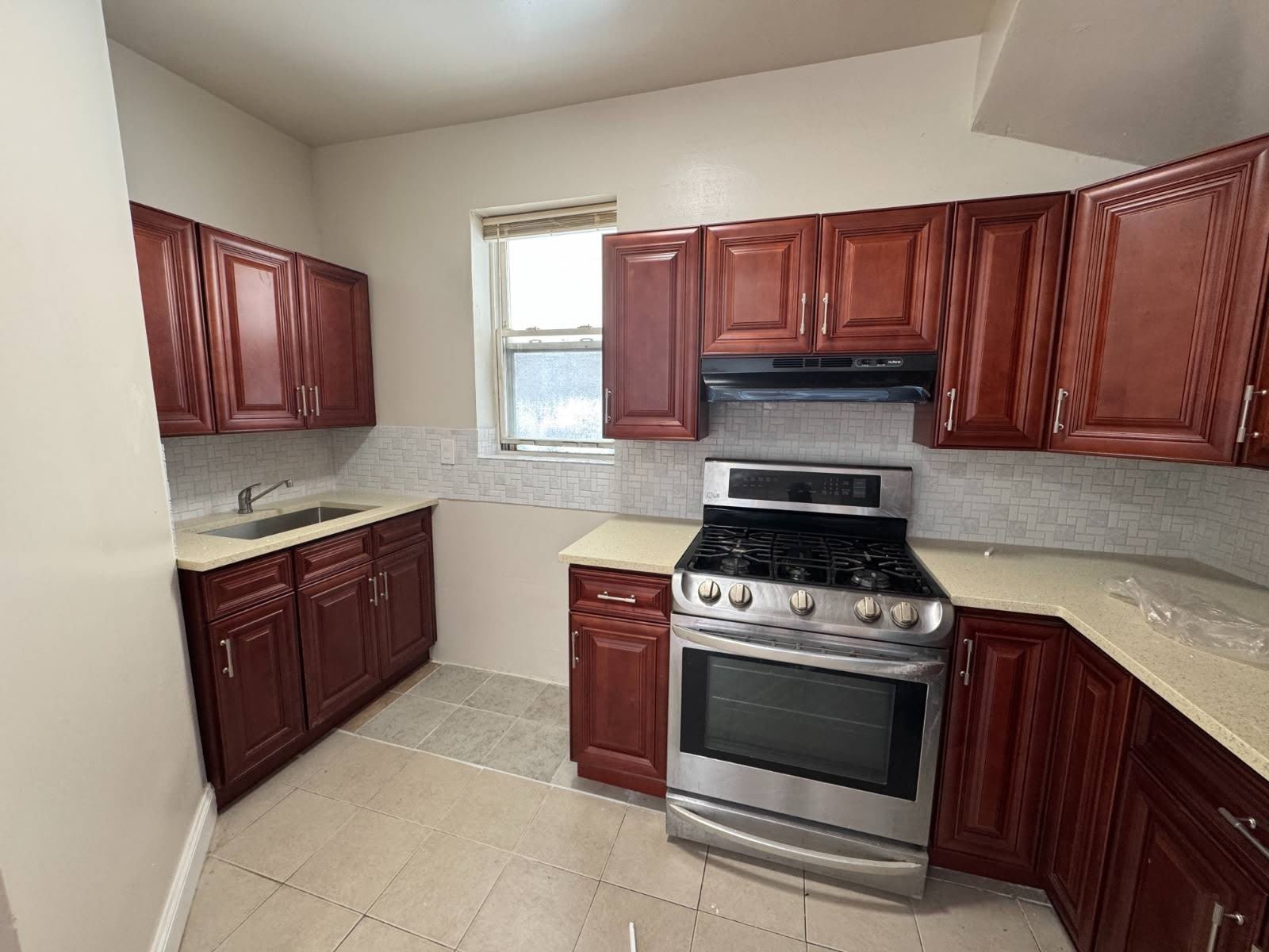 1451 Rosedale Ave – photo 1 of 13