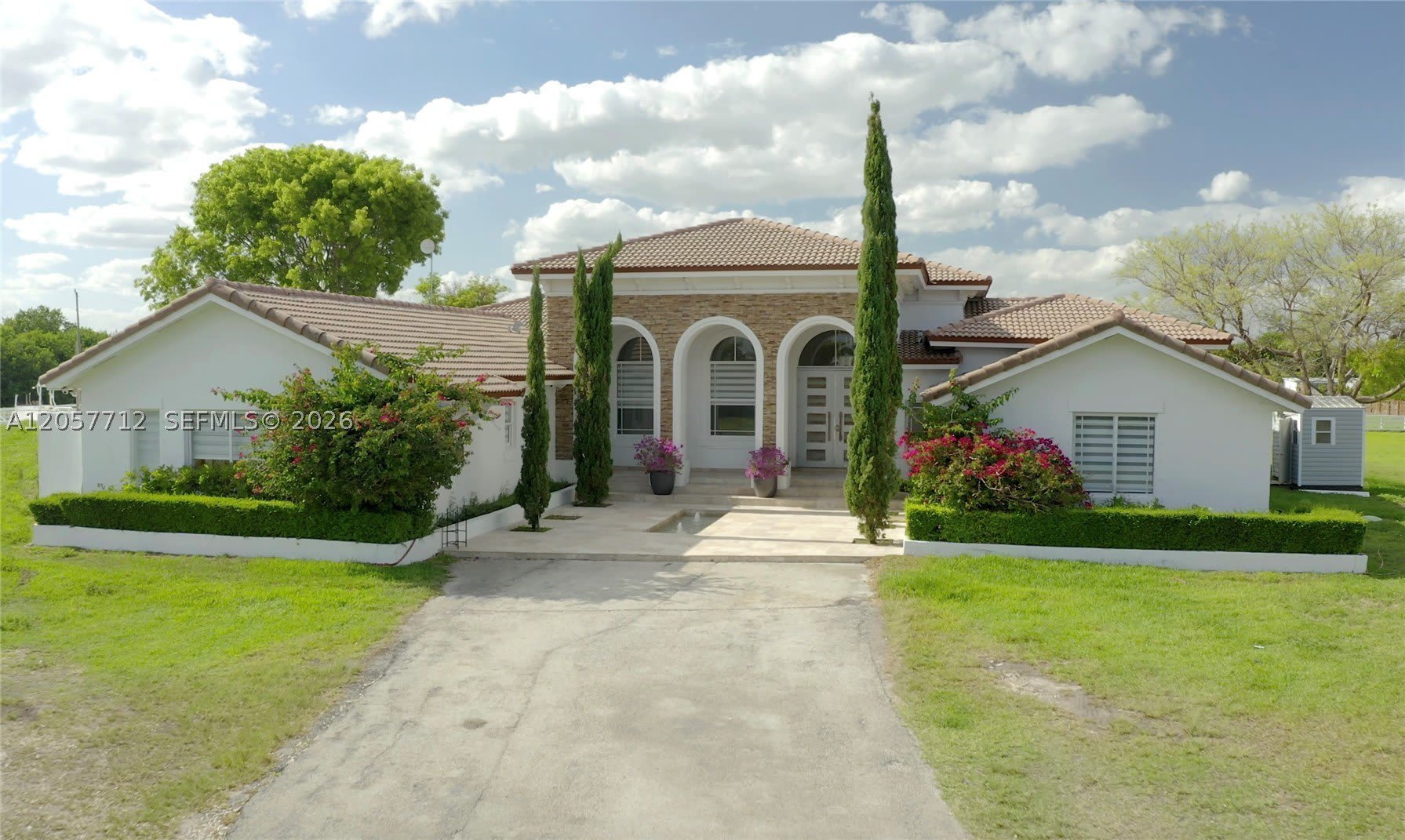 18651 SW 104th St – photo 1