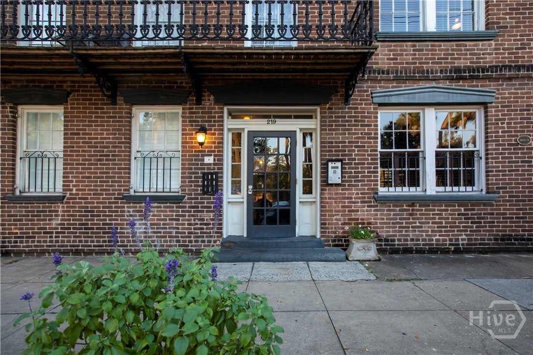 219 Abercorn Street – photo 1 of 9