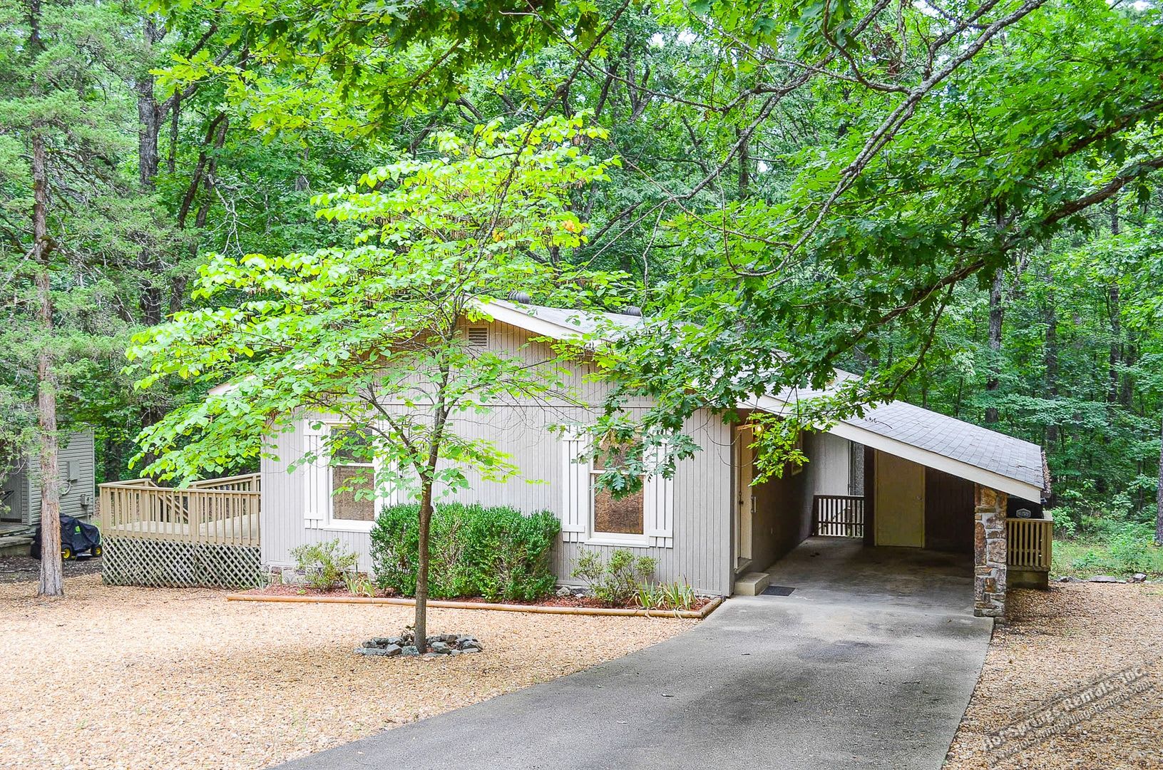 2 Bedroom, 2 Bath Home Near the Glazypeau Gate – photo 1 of 22