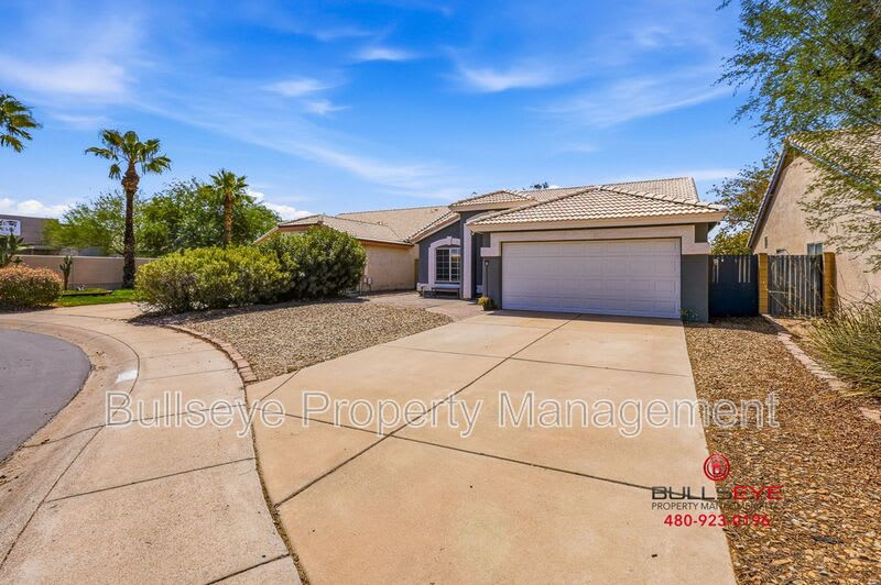 23424 N 42nd Drive – photo 1 of 33