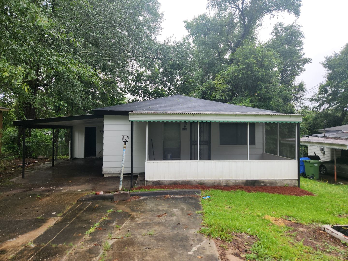 3 bedroom 1.5 Bath and Carport – photo 1