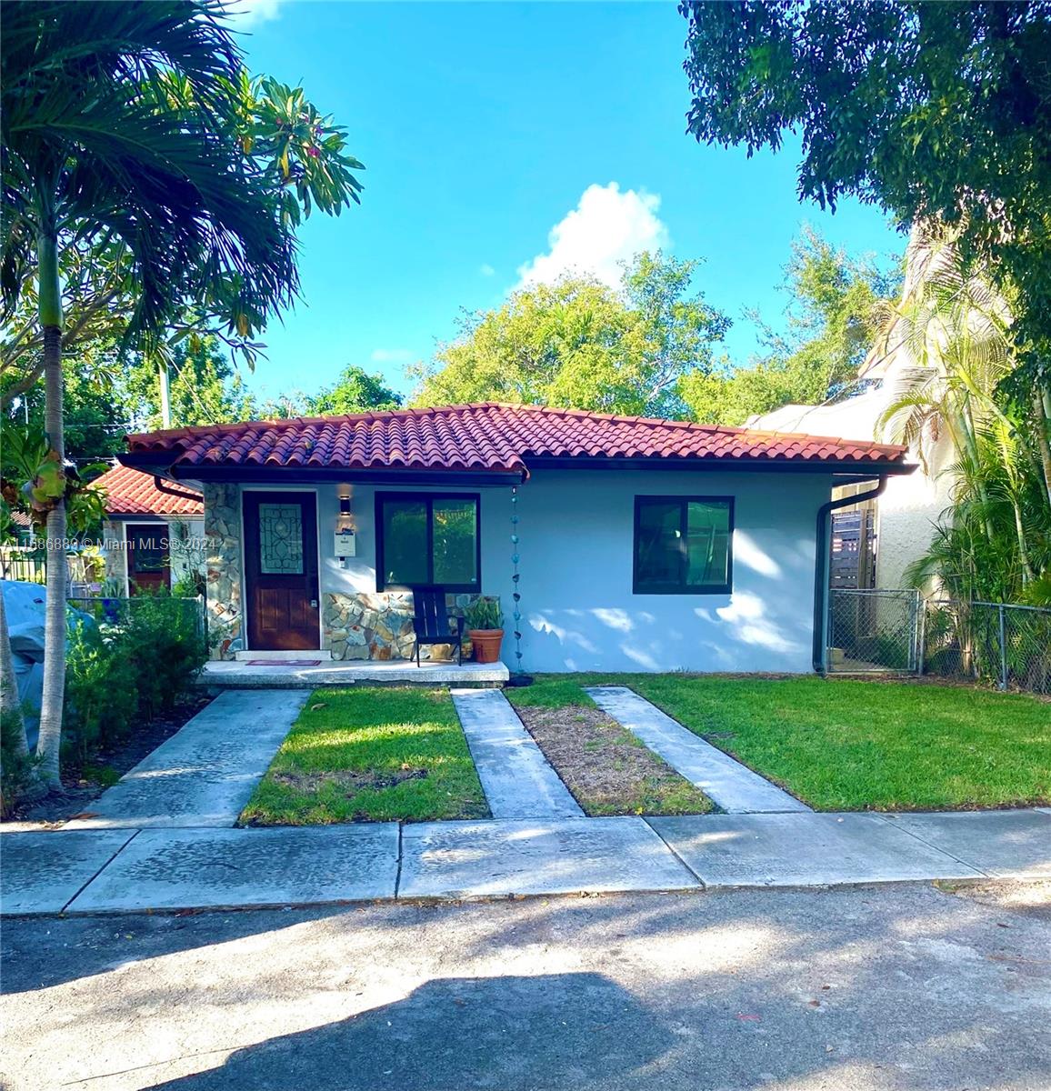1735 Sw 21 St – photo 1
