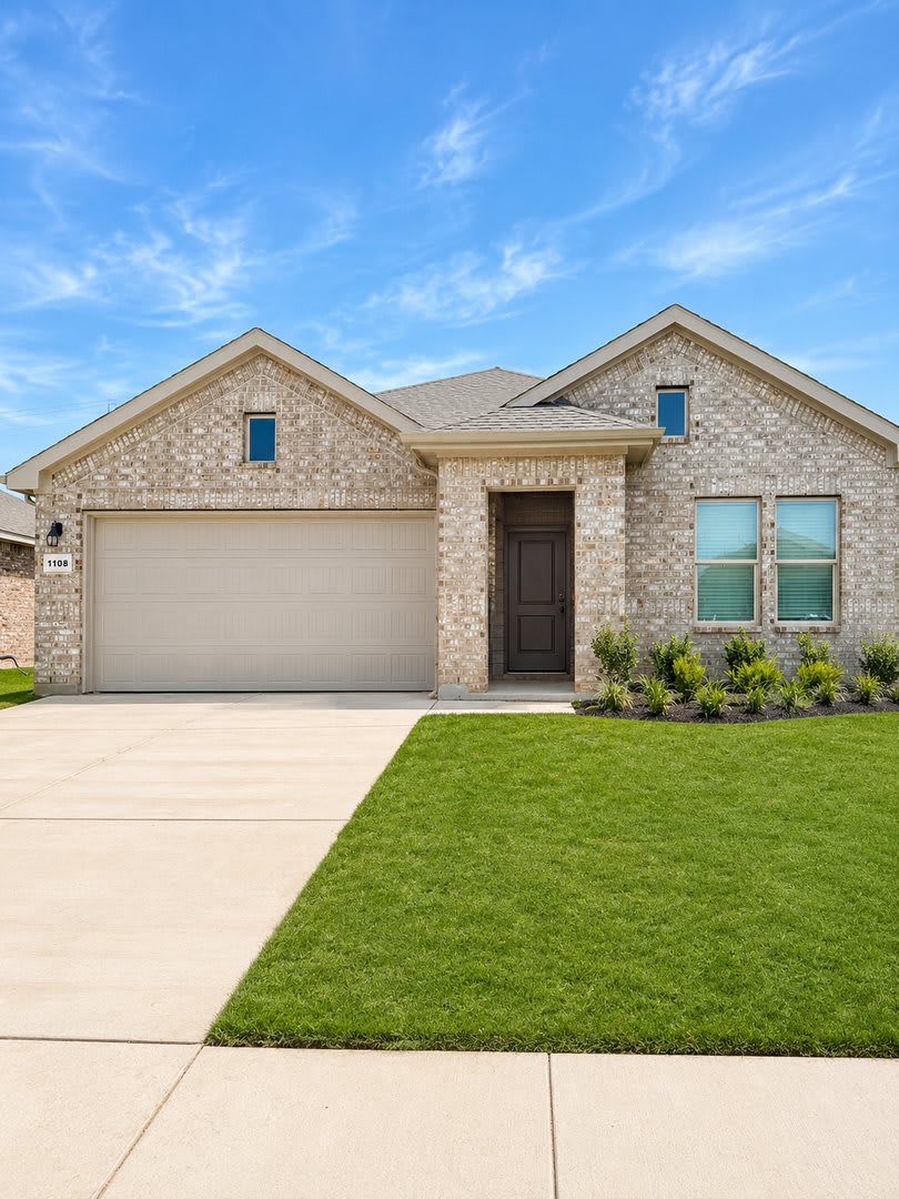 4/2/2 Elegant New‑Construction Home with Designer Finishes in Granbury – photo 1