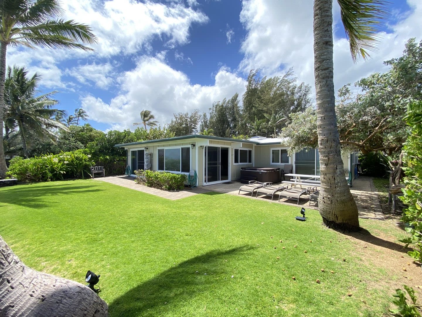 Oceanfront Home on Oahu's North Shore with Spa. Hale Oka Nunu – photo 1 of 25
