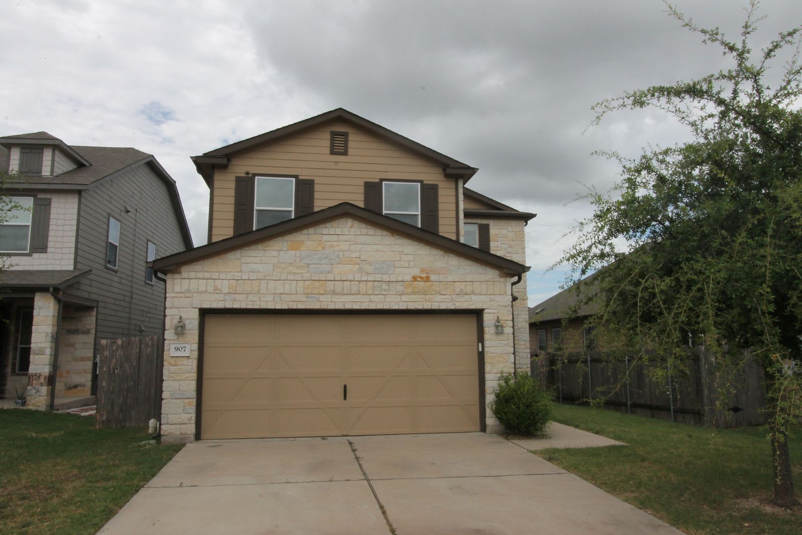 Pfabulous 3 Bedroom, 2.5 Bath, 2-Story Home In Pflugerville – photo 1