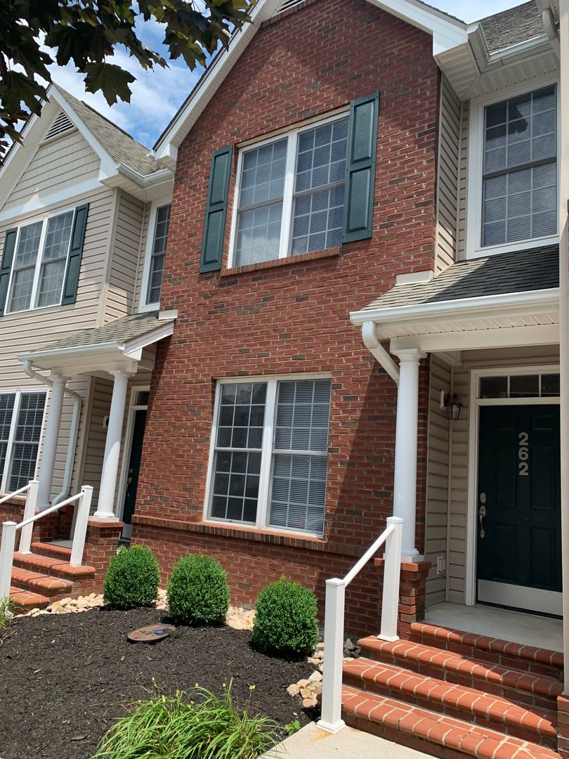 2 Bedroom 2 Bath Townhouse – photo 1