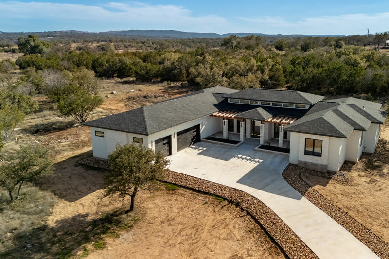6425 Ranch Road 962 West – photo 1 of 28