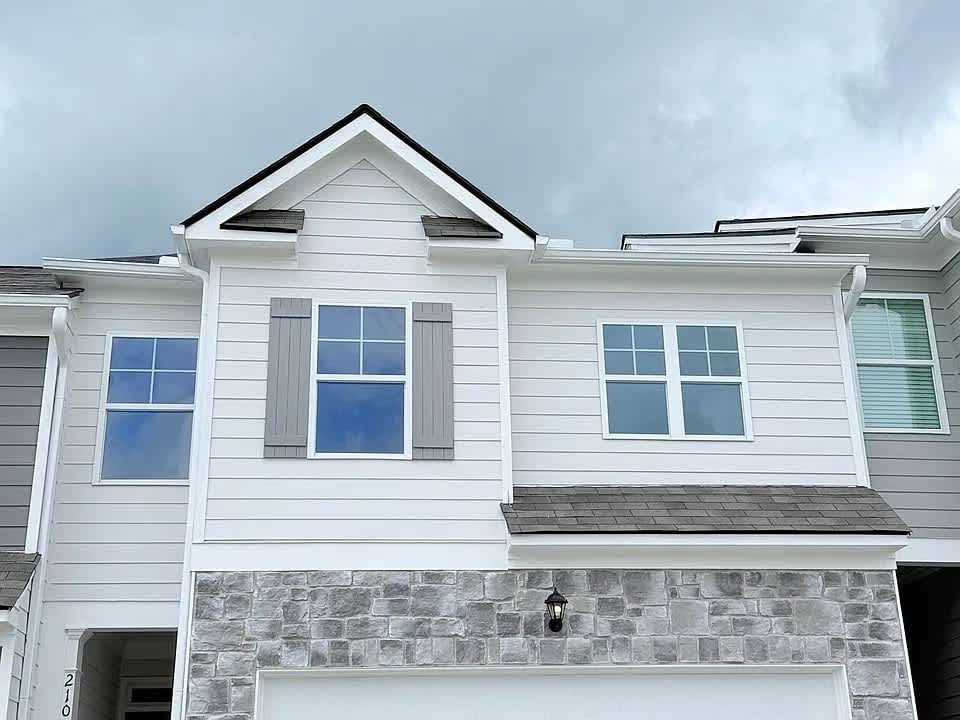 210 Deerberry Dr – photo 1 of 20